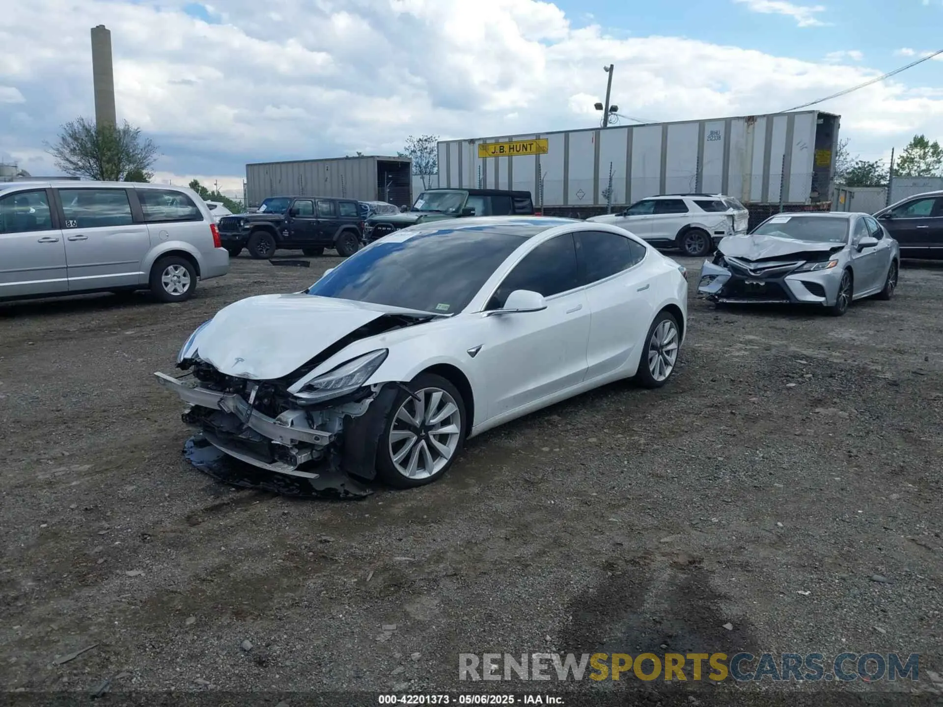 2 Photograph of a damaged car 5YJ3E1EB8LF667404 TESLA MODEL 3 2020