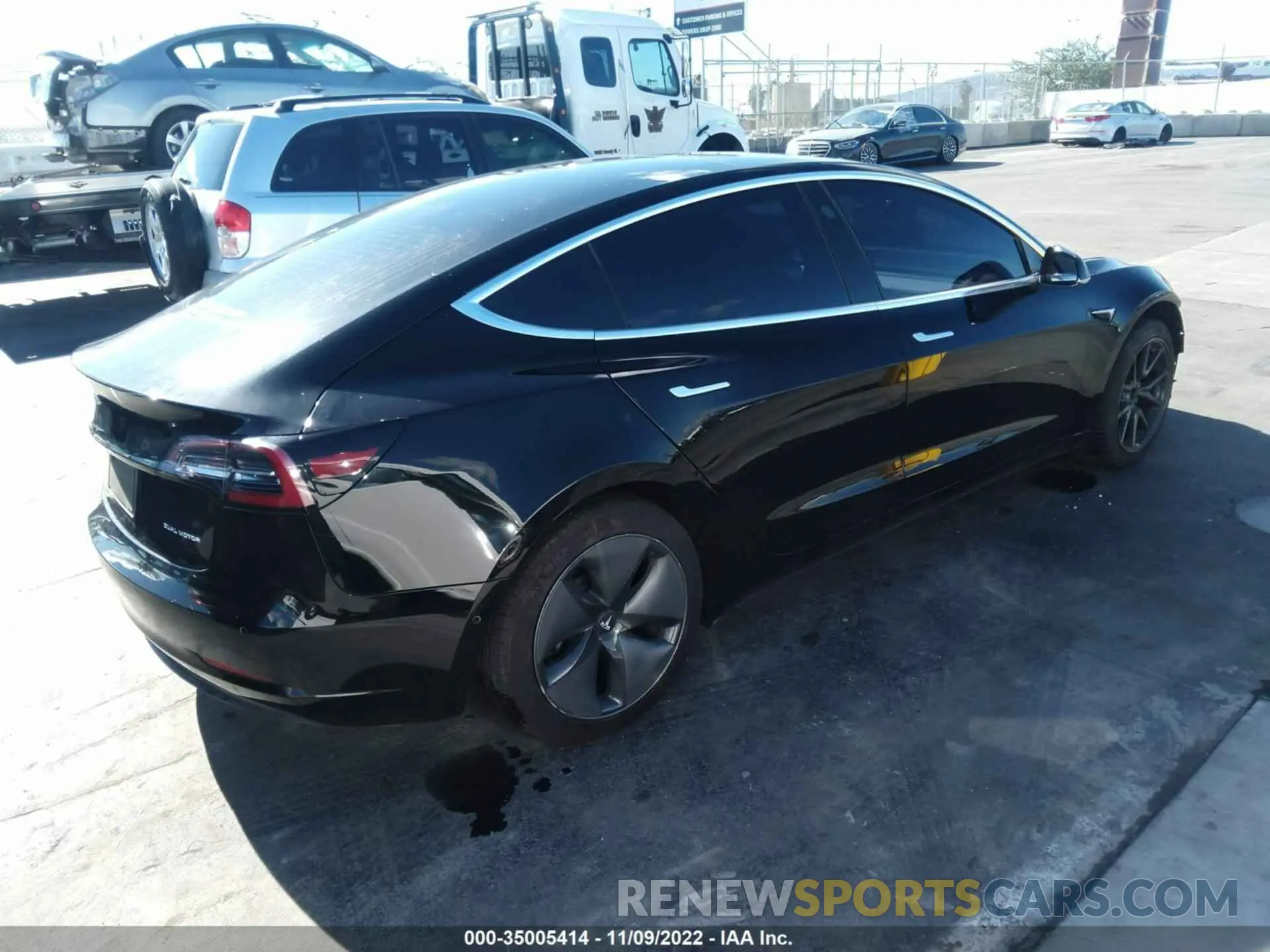 4 Photograph of a damaged car 5YJ3E1EB8LF742621 TESLA MODEL 3 2020