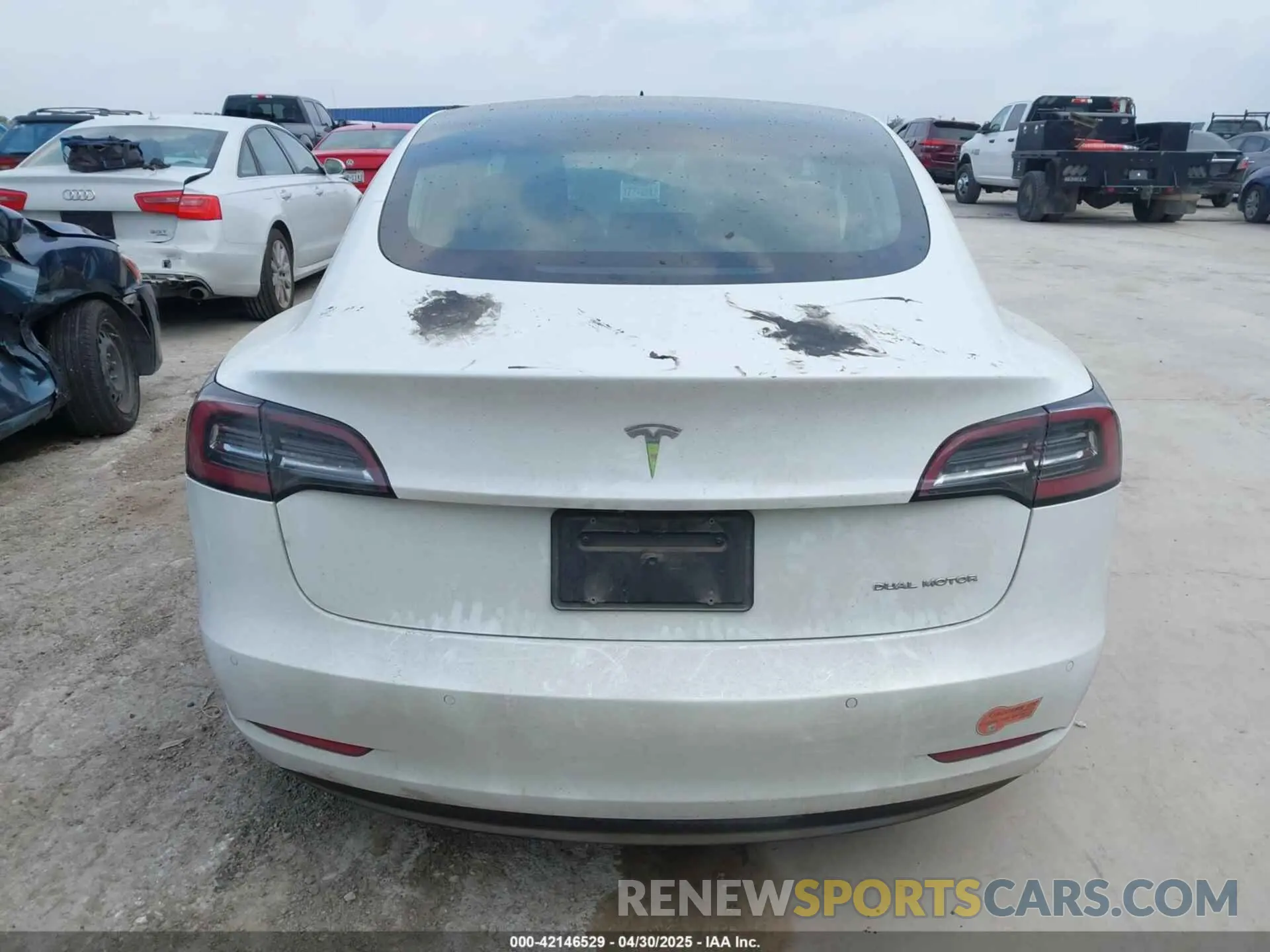 16 Photograph of a damaged car 5YJ3E1EB9LF619166 TESLA MODEL 3 2020