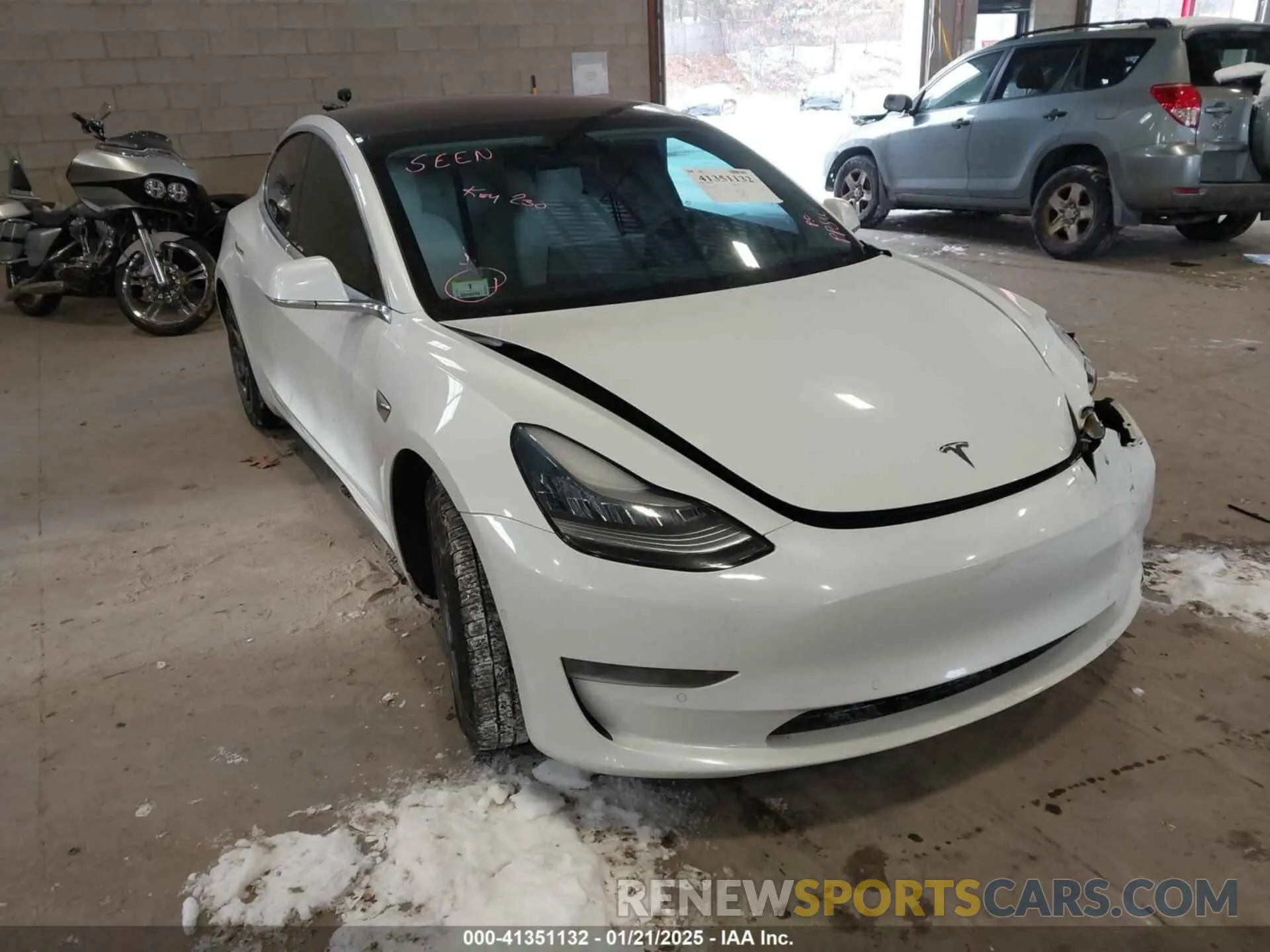 1 Photograph of a damaged car 5YJ3E1EB9LF622214 TESLA MODEL 3 2020