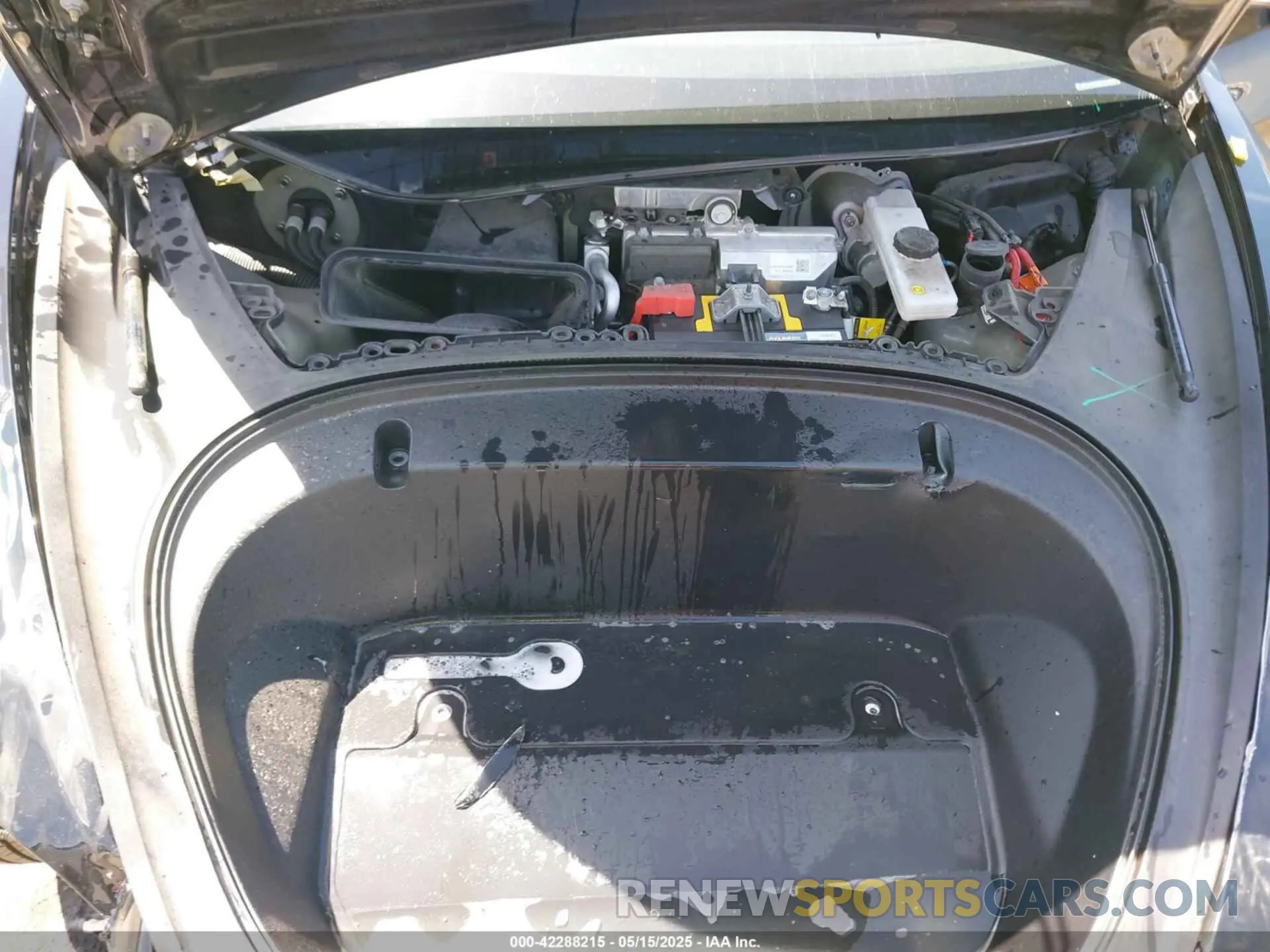 10 Photograph of a damaged car 5YJ3E1EB9LF638932 TESLA MODEL 3 2020