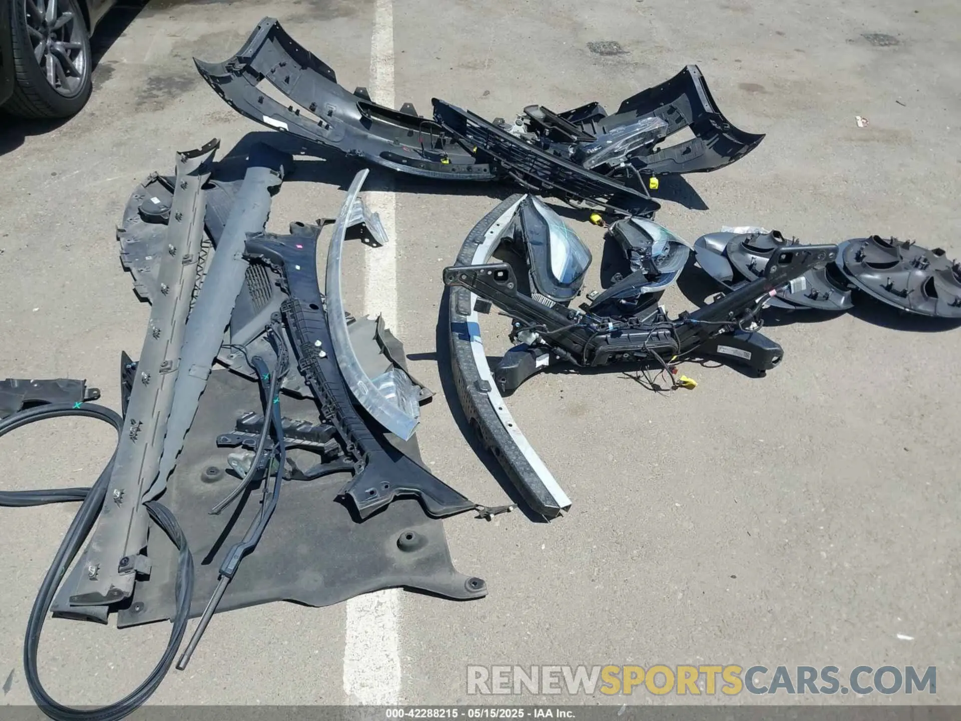 12 Photograph of a damaged car 5YJ3E1EB9LF638932 TESLA MODEL 3 2020