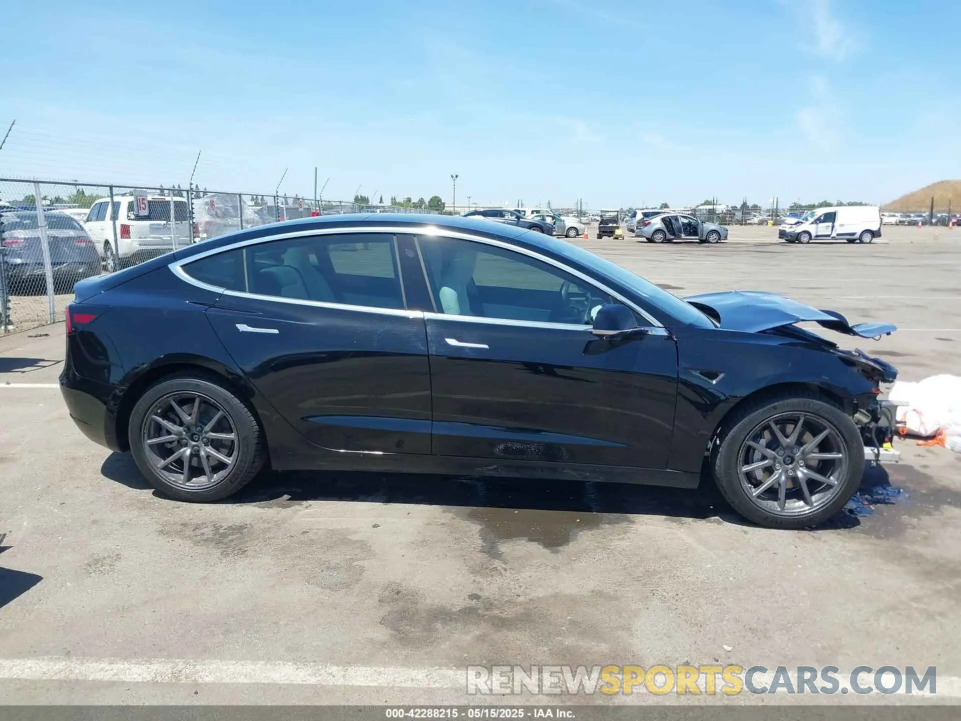 14 Photograph of a damaged car 5YJ3E1EB9LF638932 TESLA MODEL 3 2020