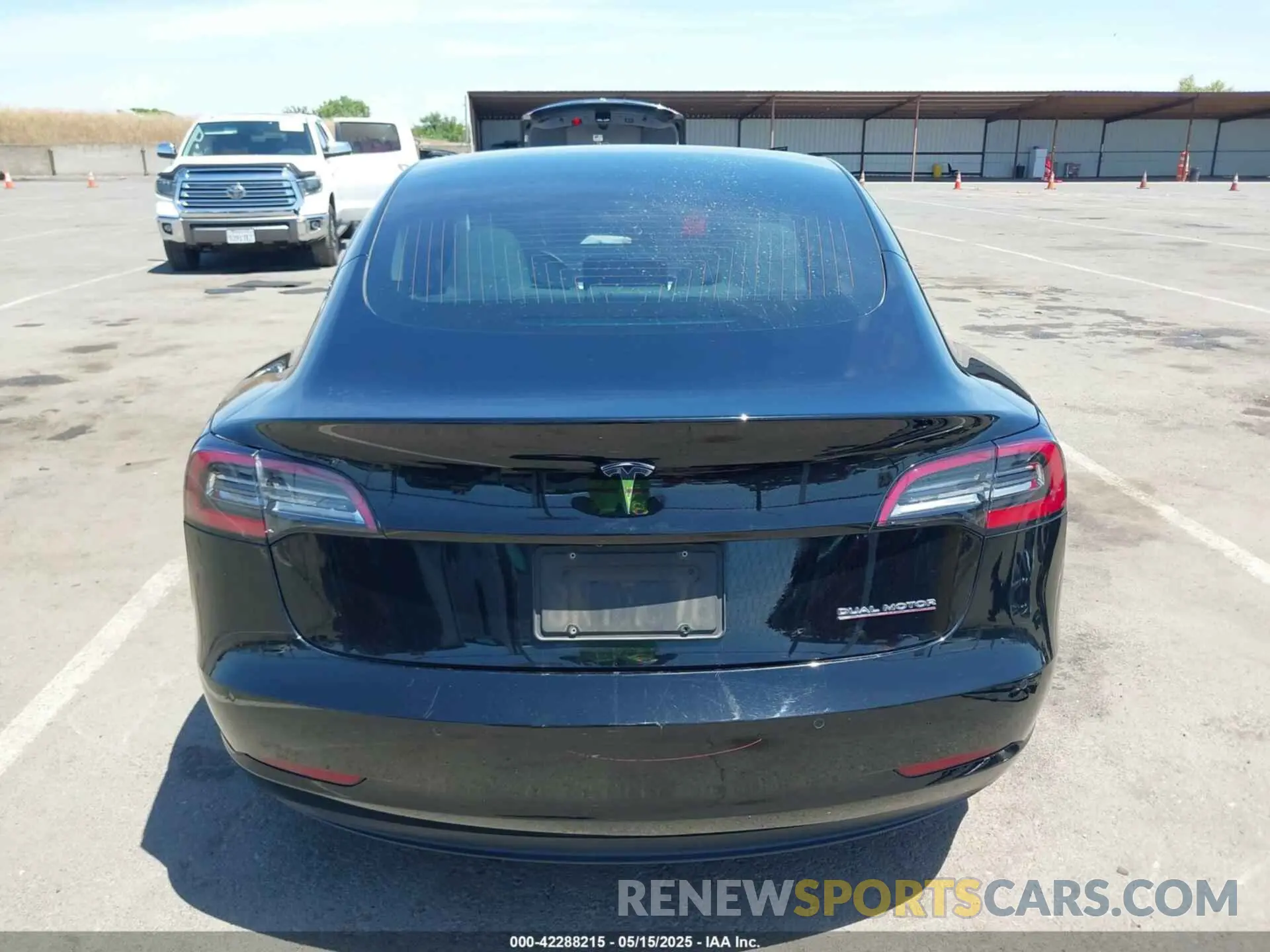 17 Photograph of a damaged car 5YJ3E1EB9LF638932 TESLA MODEL 3 2020