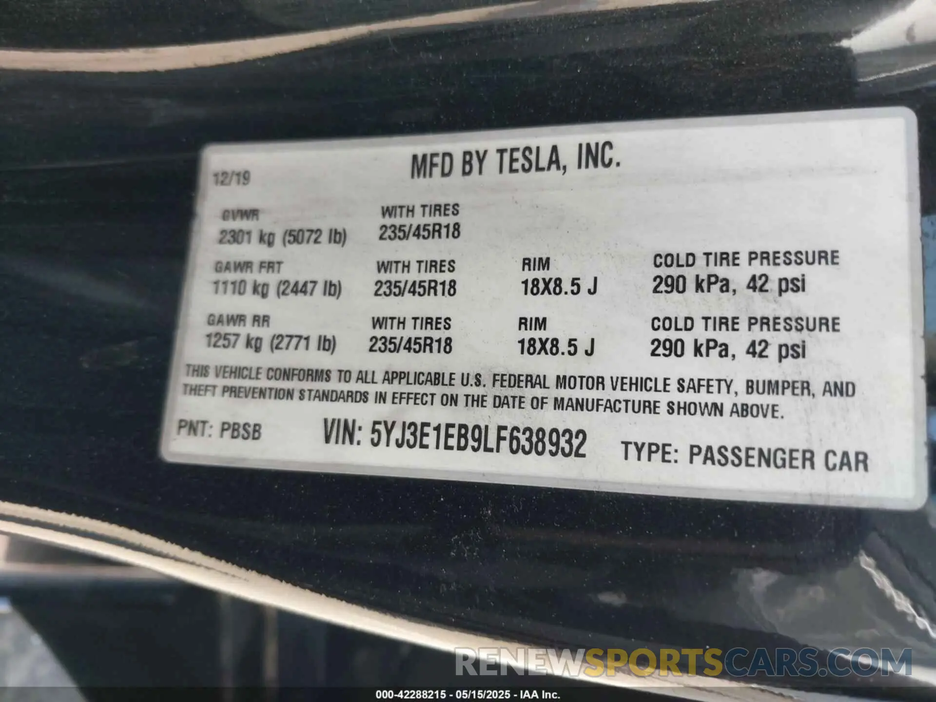 9 Photograph of a damaged car 5YJ3E1EB9LF638932 TESLA MODEL 3 2020