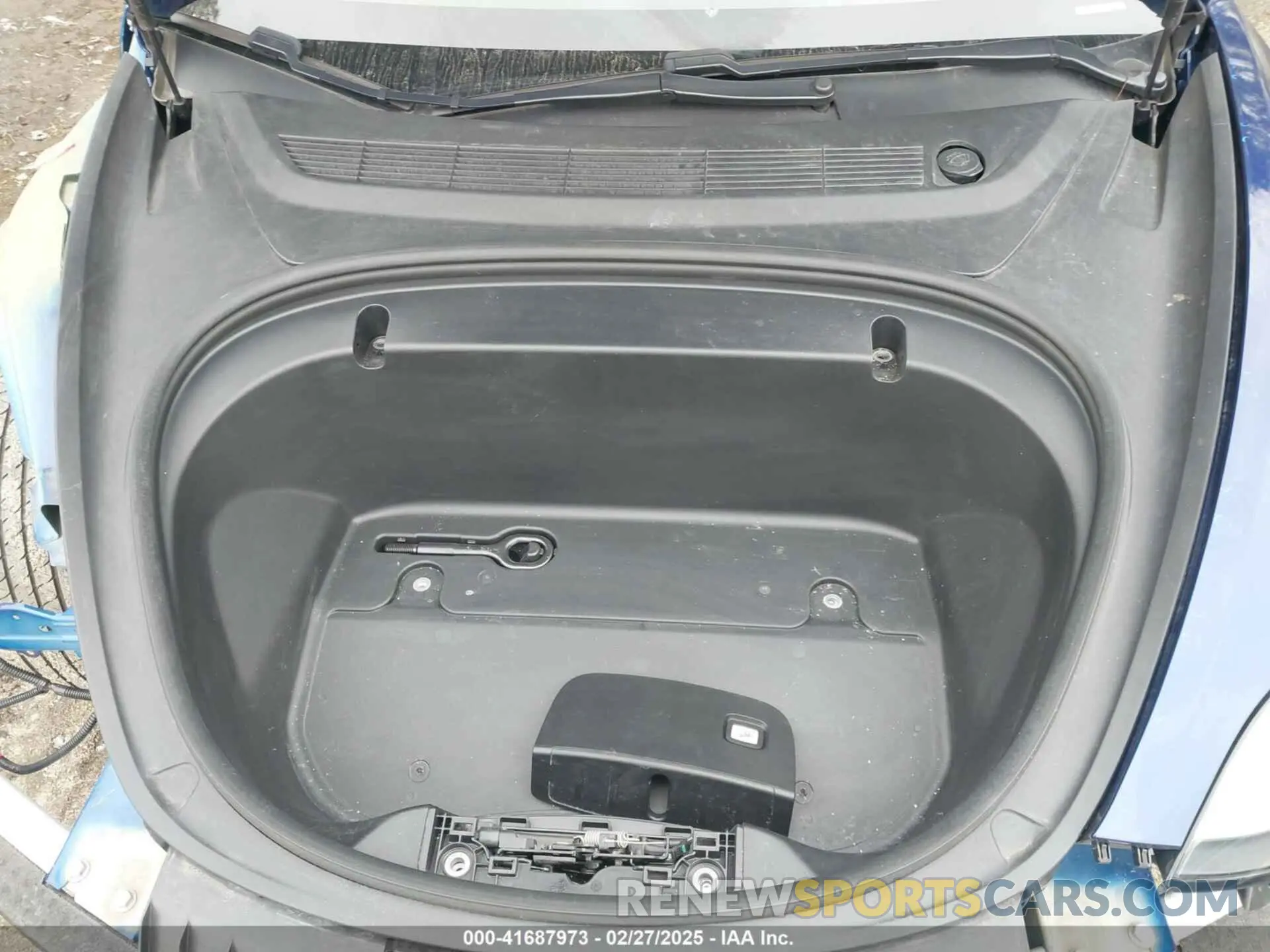 10 Photograph of a damaged car 5YJ3E1EB9LF667055 TESLA MODEL 3 2020