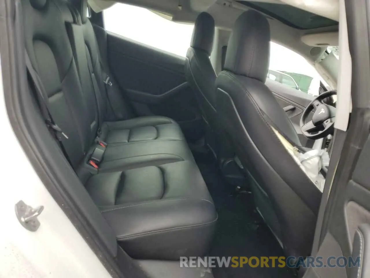 10 Photograph of a damaged car 5YJ3E1EB9LF667394 TESLA MODEL 3 2020