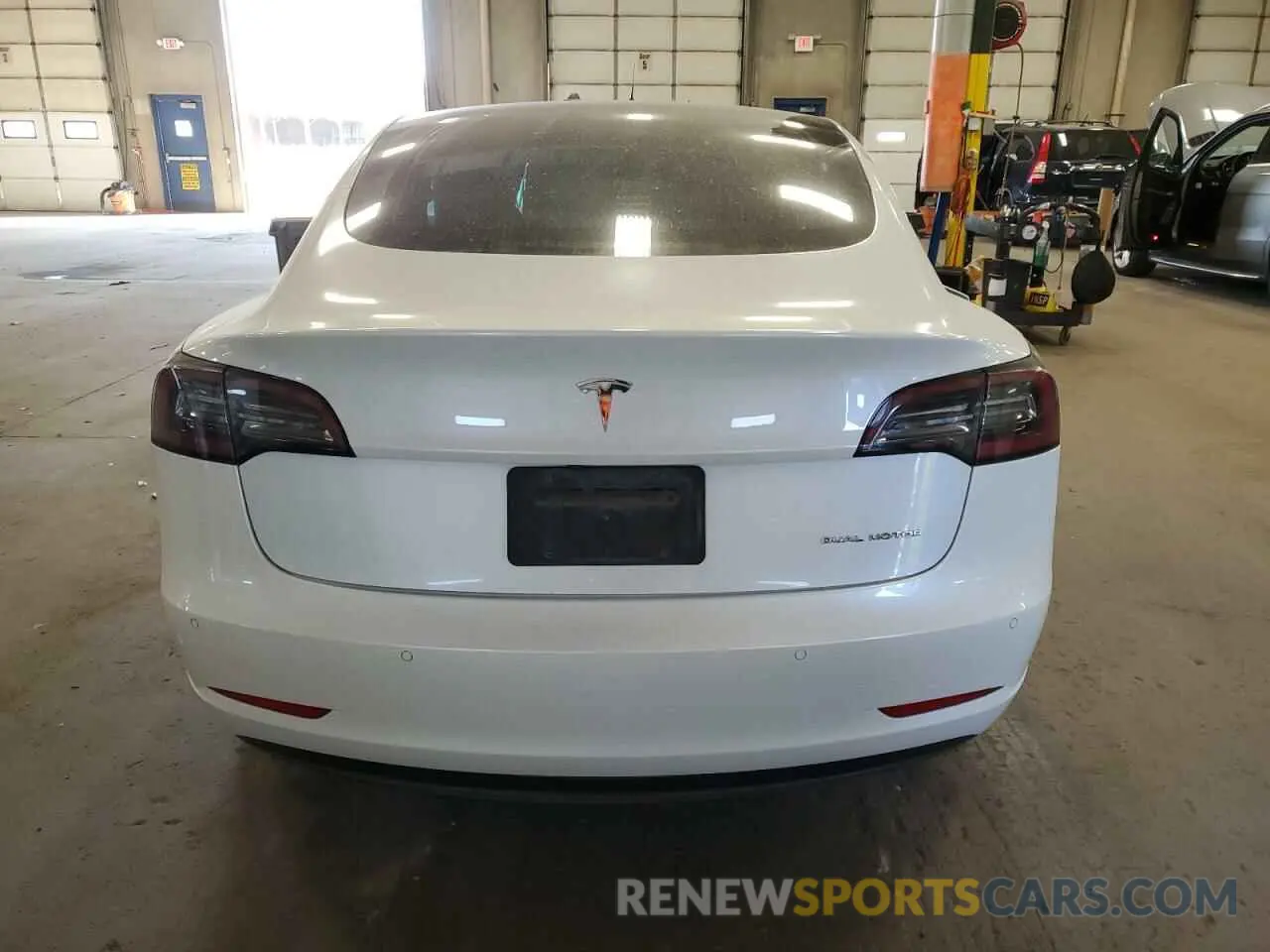 6 Photograph of a damaged car 5YJ3E1EBXLF639670 TESLA MODEL 3 2020