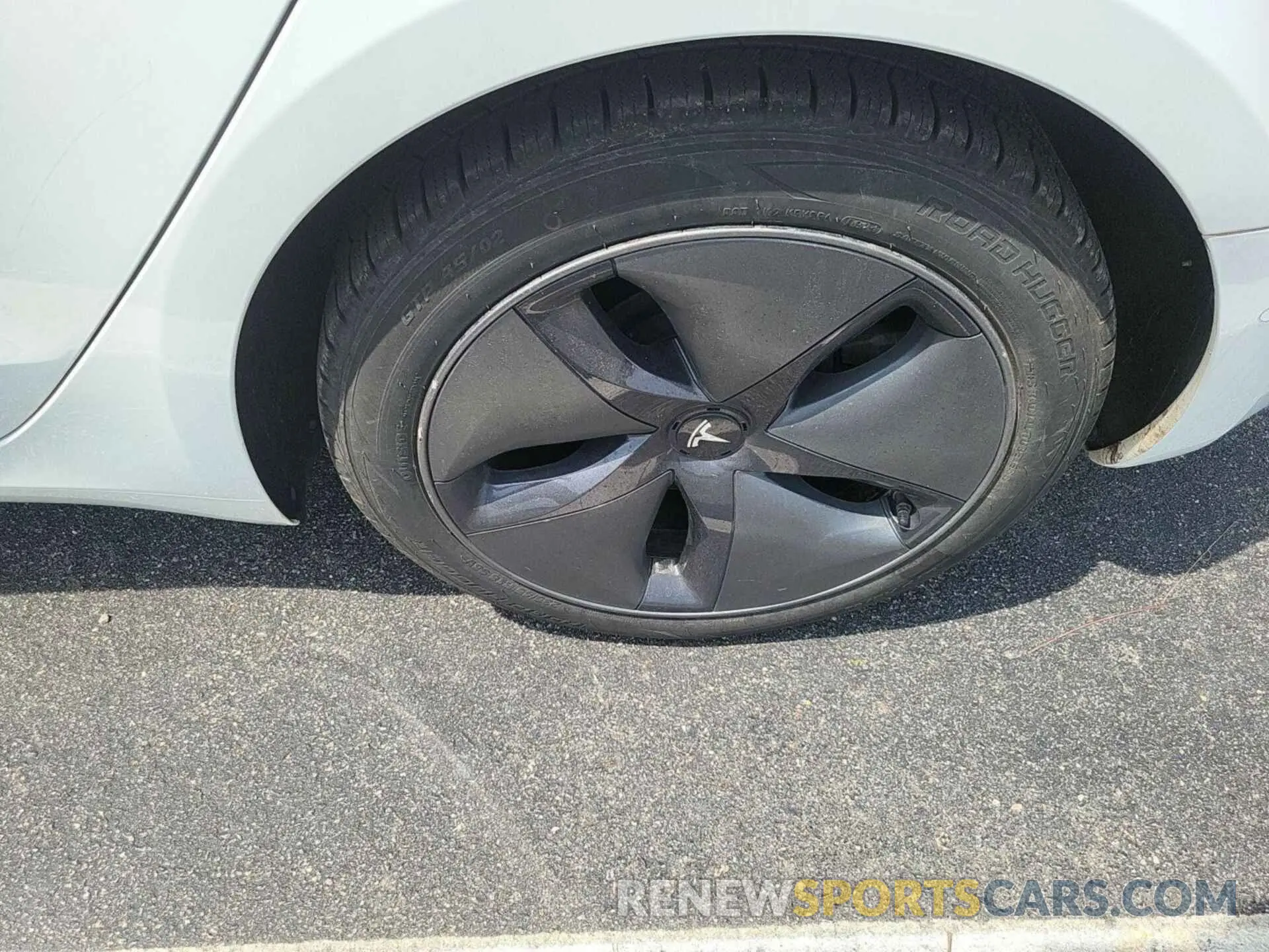 3 Photograph of a damaged car 5YJ3E1EBXLF795045 TESLA MODEL 3 2020