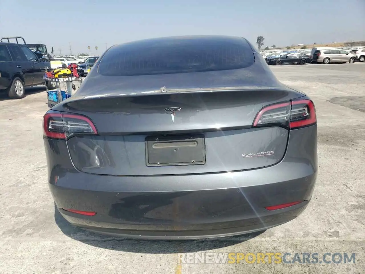 6 Фотография поврежденного автомобиля 5YJ3E1EC1LF669567 TESLA MODEL 3 2020