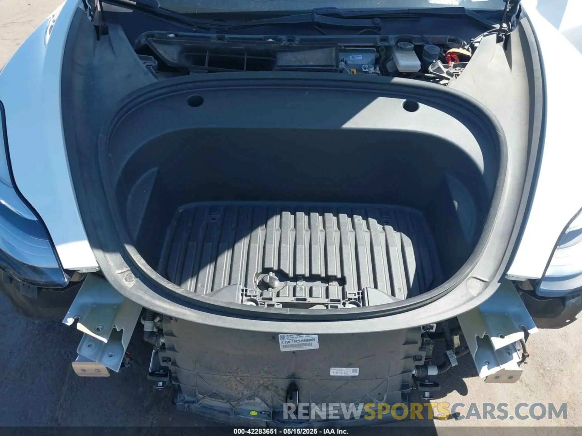 10 Photograph of a damaged car 5YJ3E1EC1LF719240 TESLA MODEL 3 2020