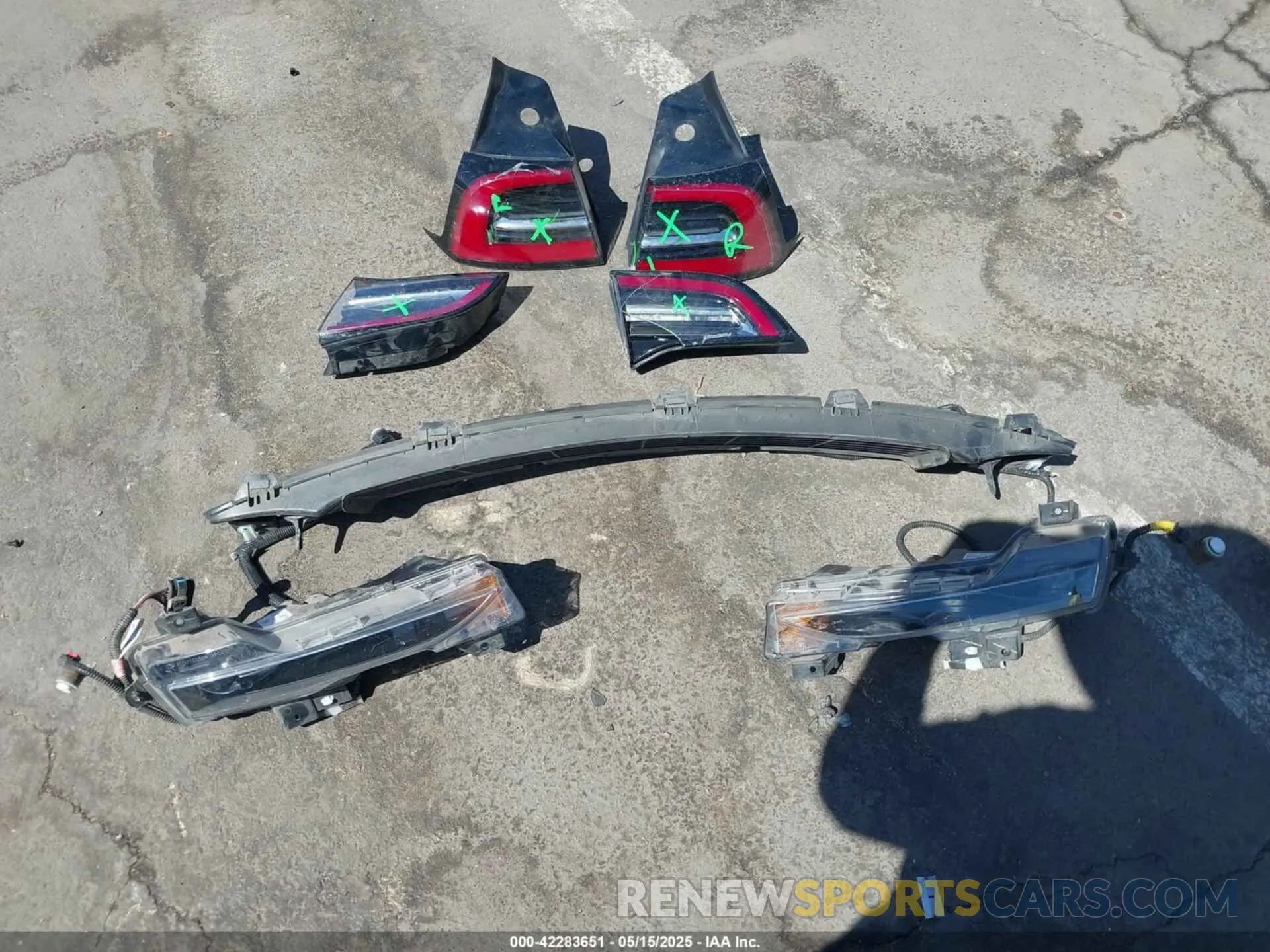 11 Photograph of a damaged car 5YJ3E1EC1LF719240 TESLA MODEL 3 2020