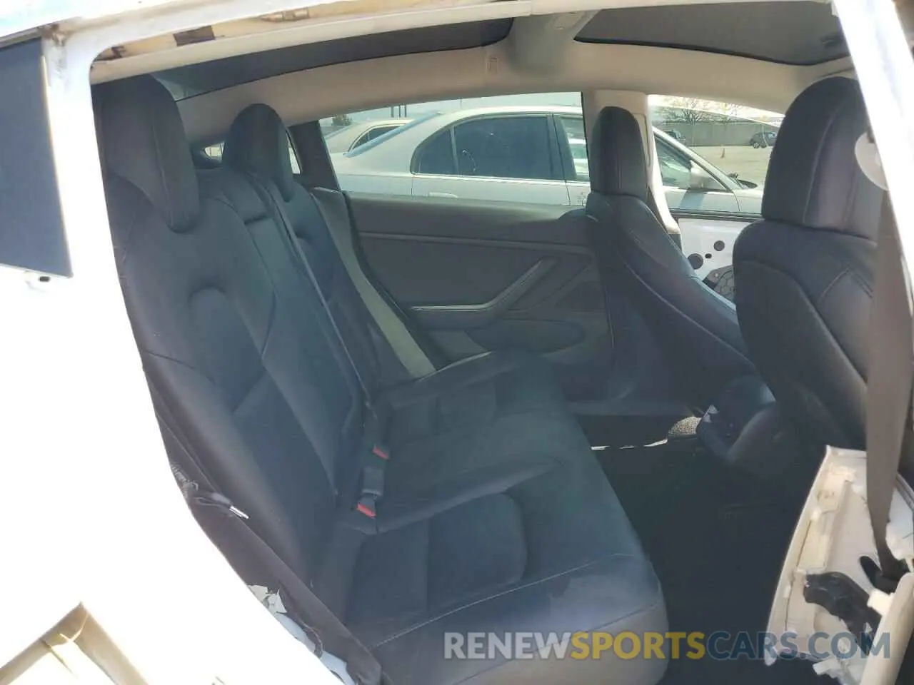 11 Photograph of a damaged car 5YJ3E1EC1LF736281 TESLA MODEL 3 2020