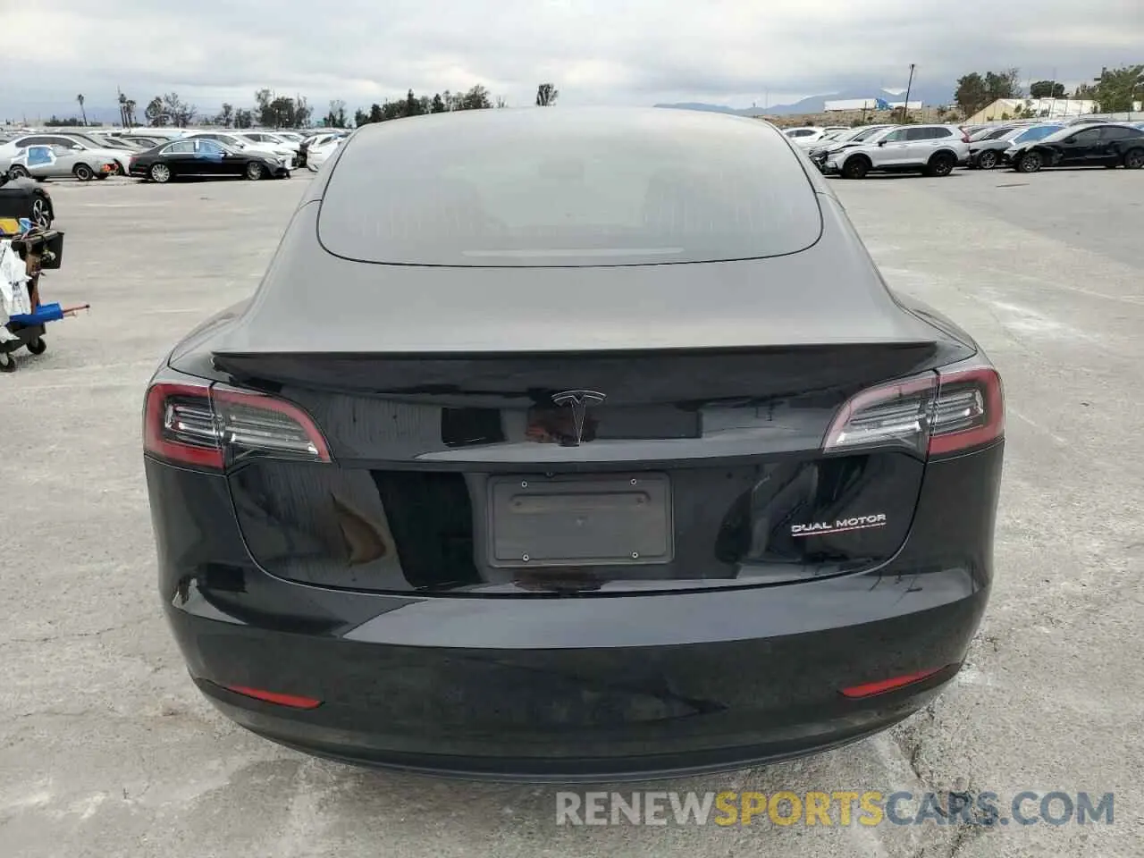6 Фотография поврежденного автомобиля 5YJ3E1EC1LF746843 TESLA MODEL 3 2020