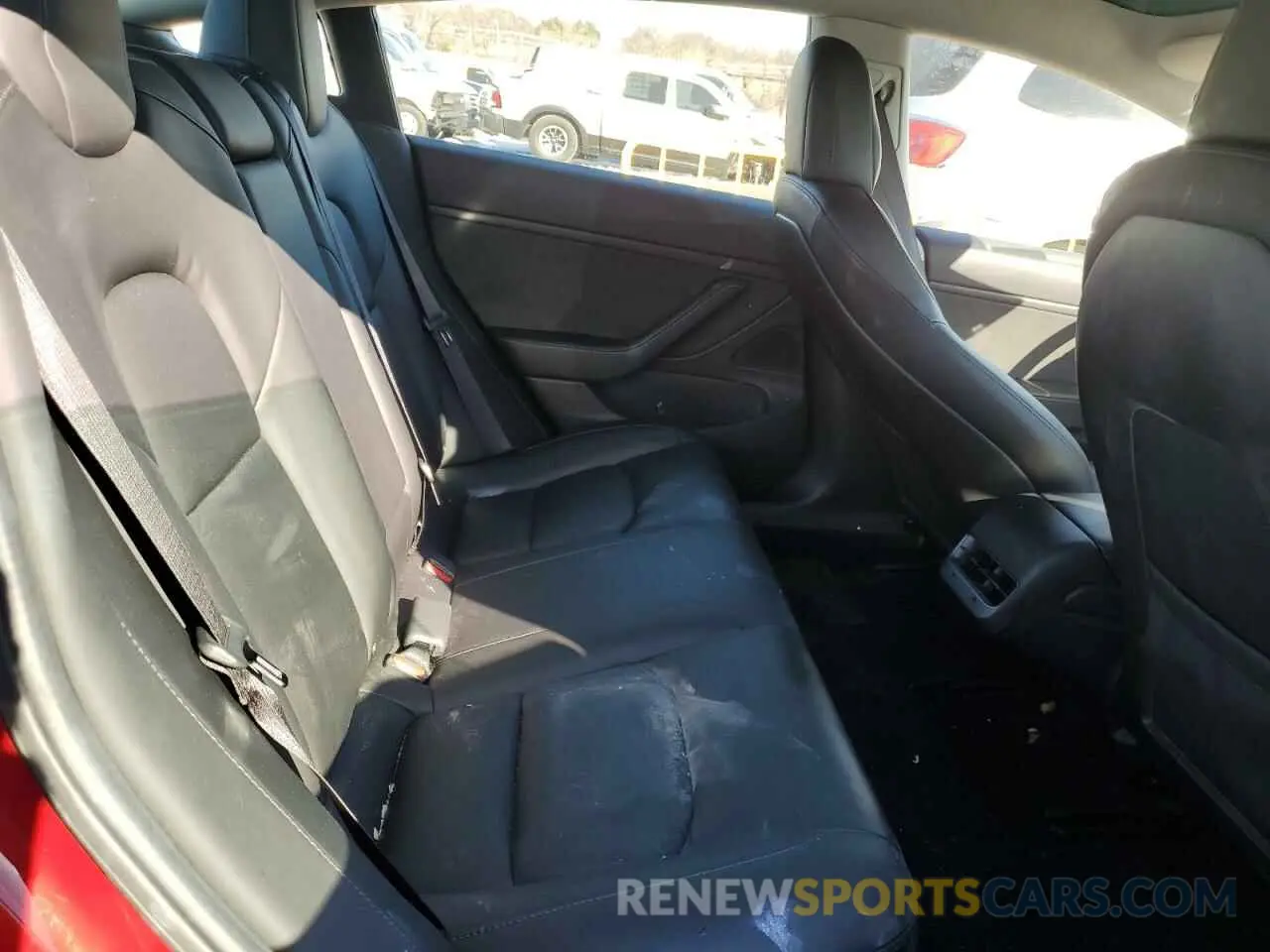 10 Photograph of a damaged car 5YJ3E1EC2LF586763 TESLA MODEL 3 2020