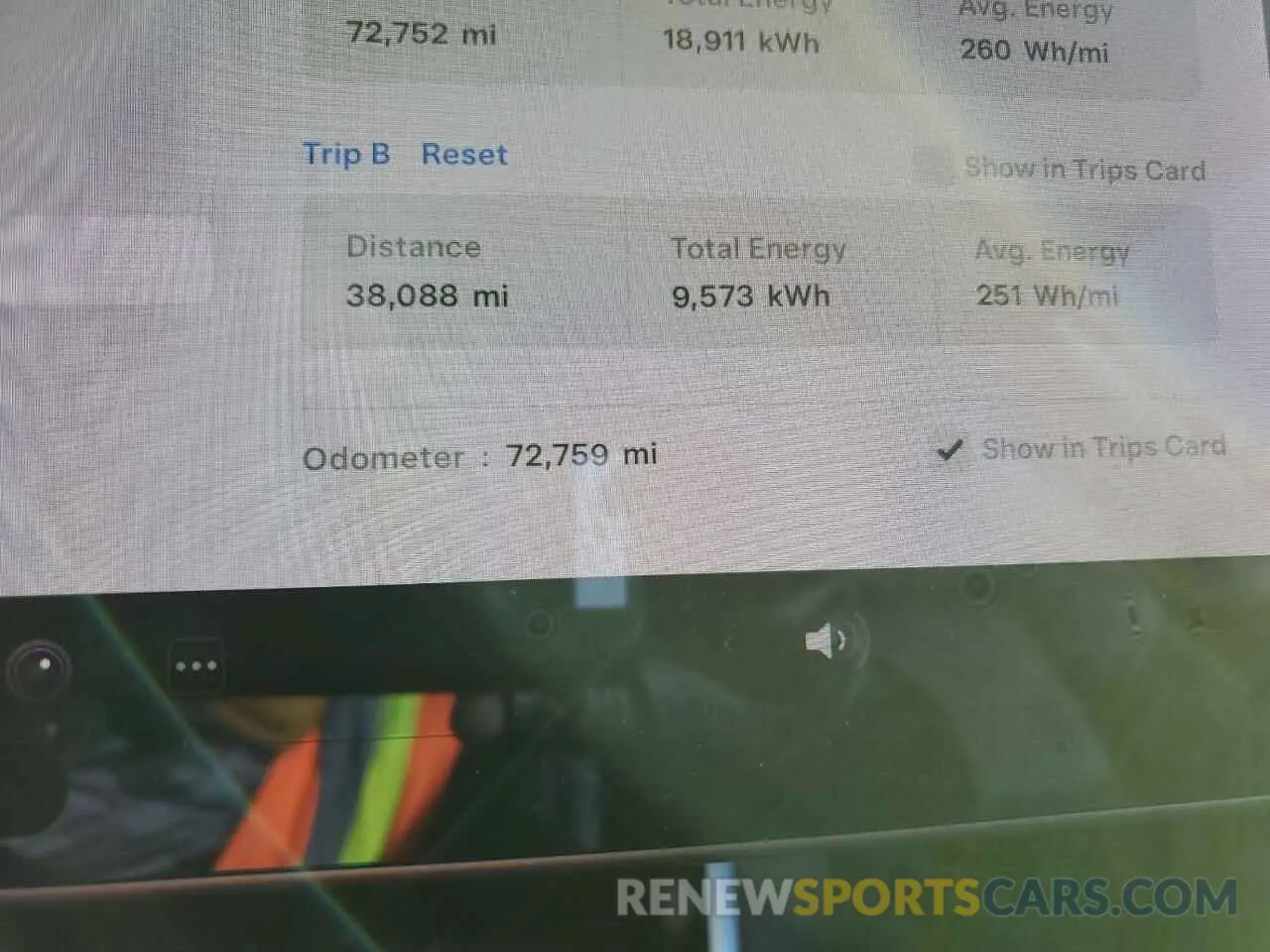 9 Photograph of a damaged car 5YJ3E1EC2LF586763 TESLA MODEL 3 2020
