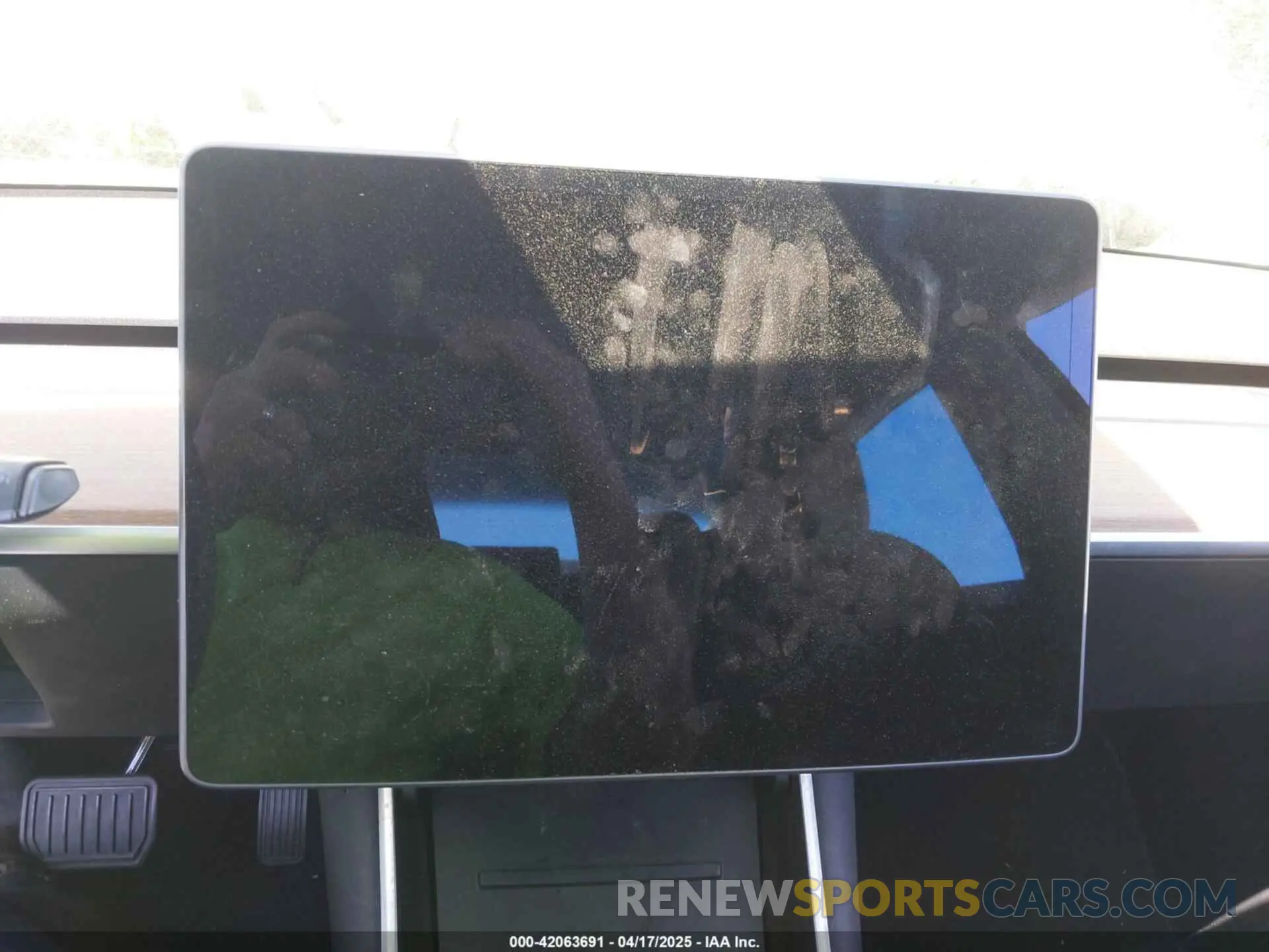14 Photograph of a damaged car 5YJ3E1EC2LF587069 TESLA MODEL 3 2020
