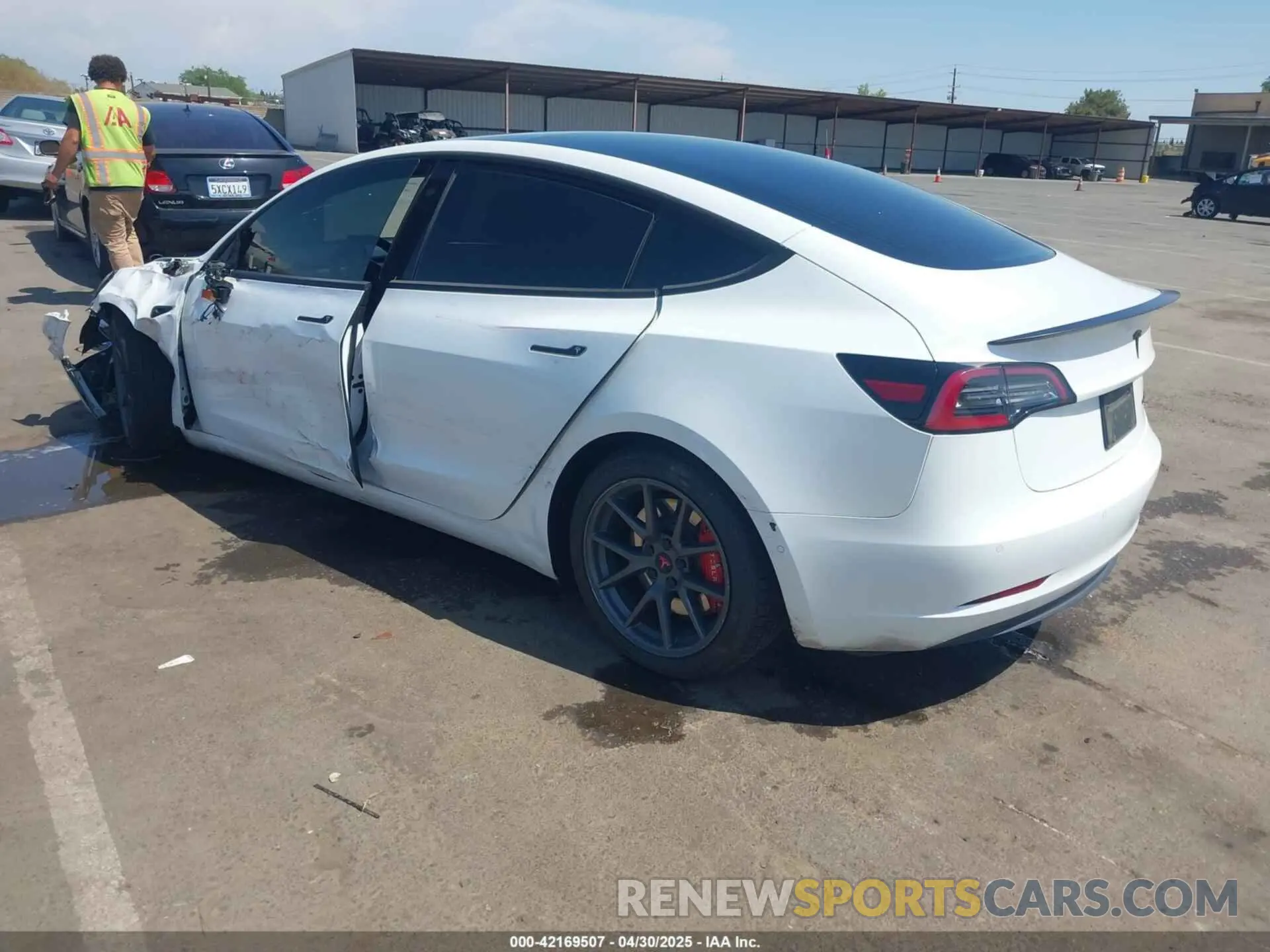 3 Фотография поврежденного автомобиля 5YJ3E1EC2LF601990 TESLA MODEL 3 2020