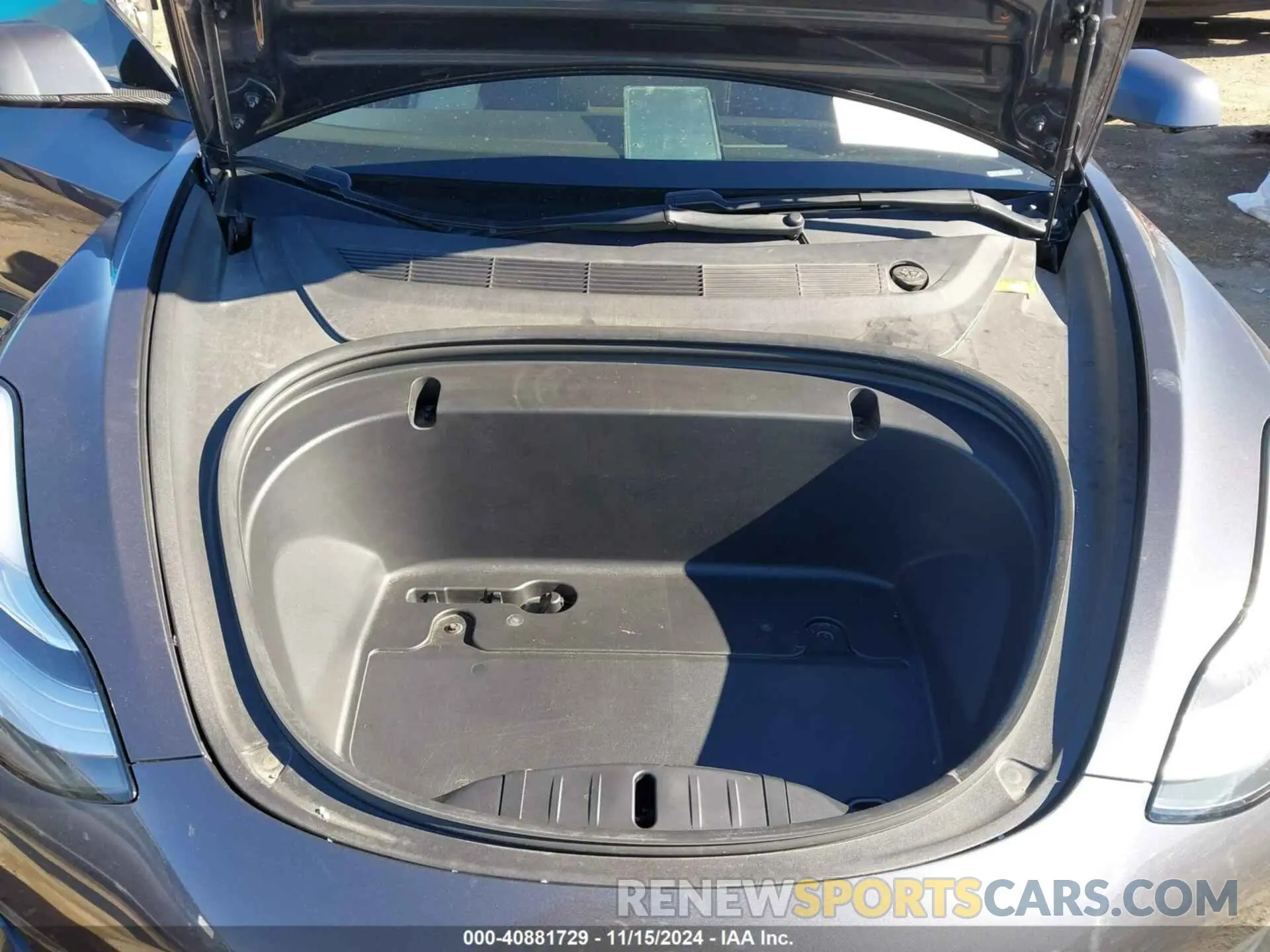 10 Photograph of a damaged car 5YJ3E1EC2LF713348 TESLA MODEL 3 2020