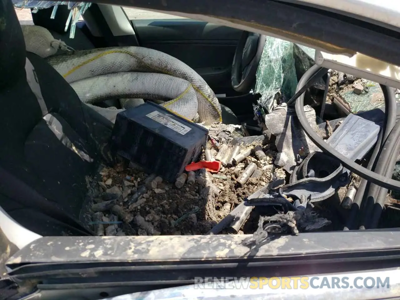 5 Photograph of a damaged car 5YJ3E1EC2LF796246 TESLA MODEL 3 2020