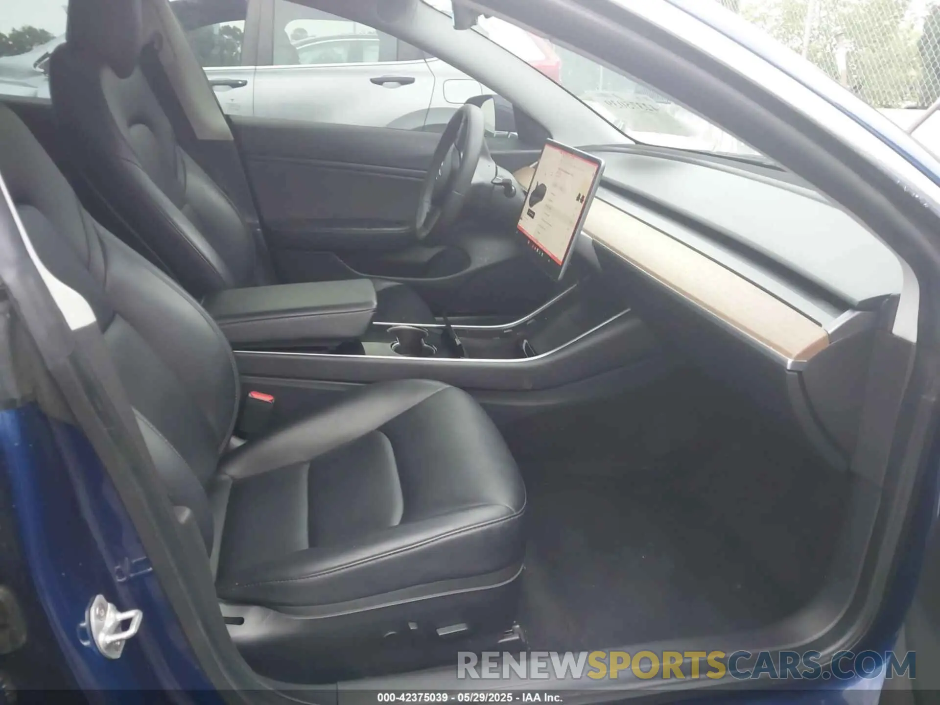 5 Photograph of a damaged car 5YJ3E1EC3LF648042 TESLA MODEL 3 2020