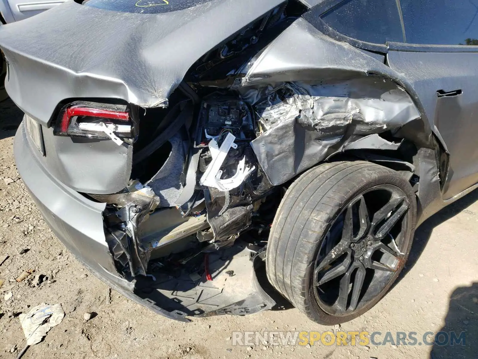 9 Photograph of a damaged car 5YJ3E1EC4LF601375 TESLA MODEL 3 2020
