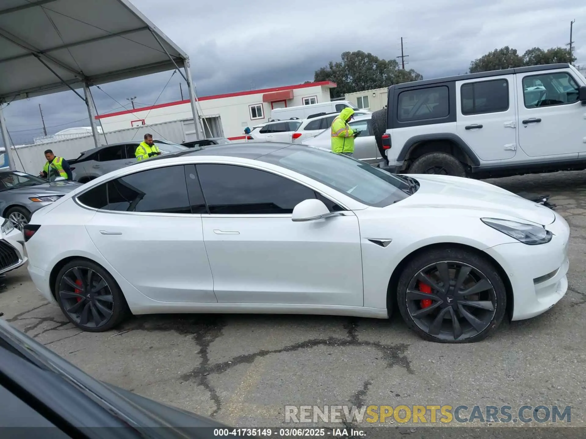 14 Photograph of a damaged car 5YJ3E1EC4LF625109 TESLA MODEL 3 2020