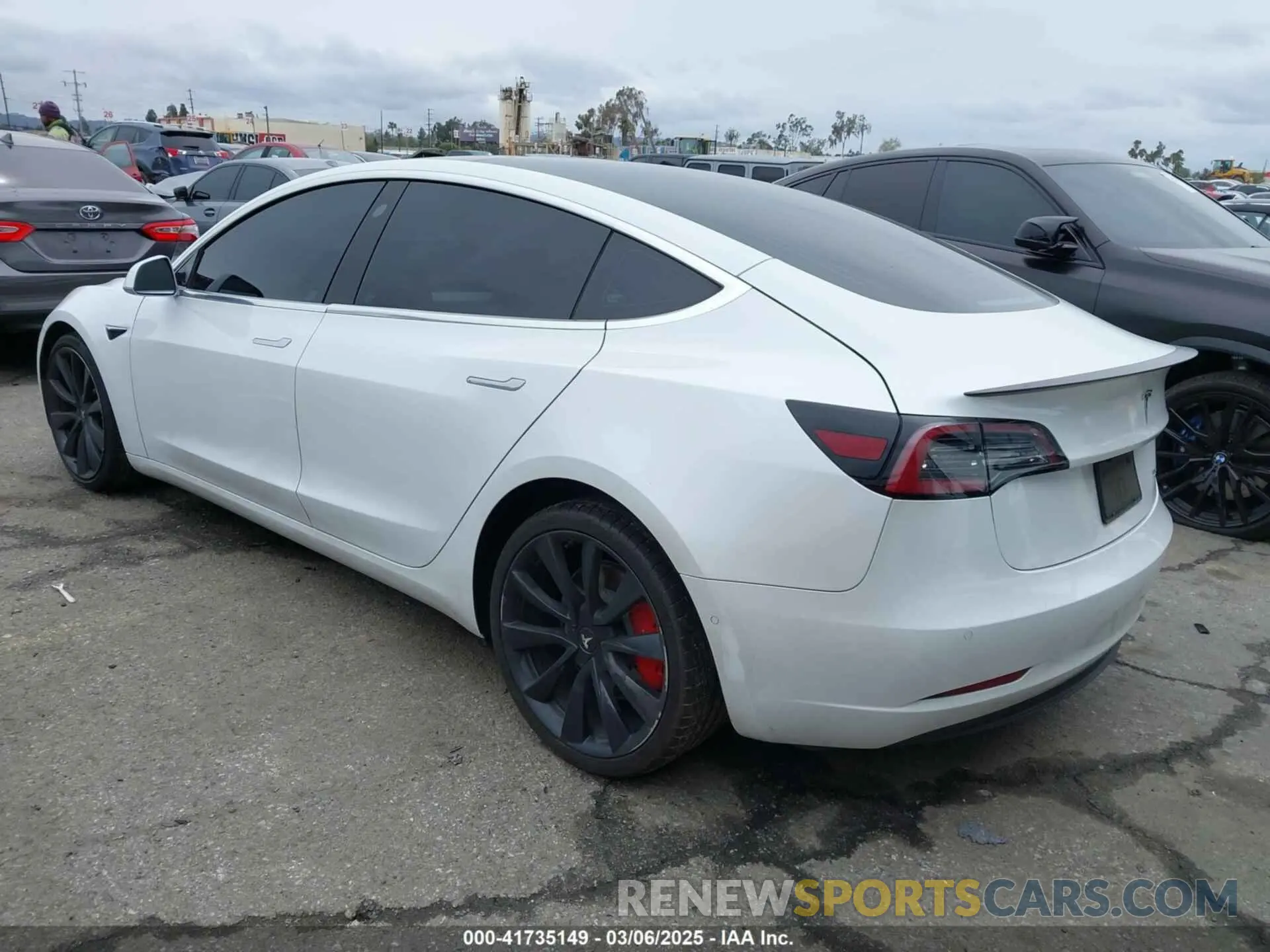 3 Photograph of a damaged car 5YJ3E1EC4LF625109 TESLA MODEL 3 2020