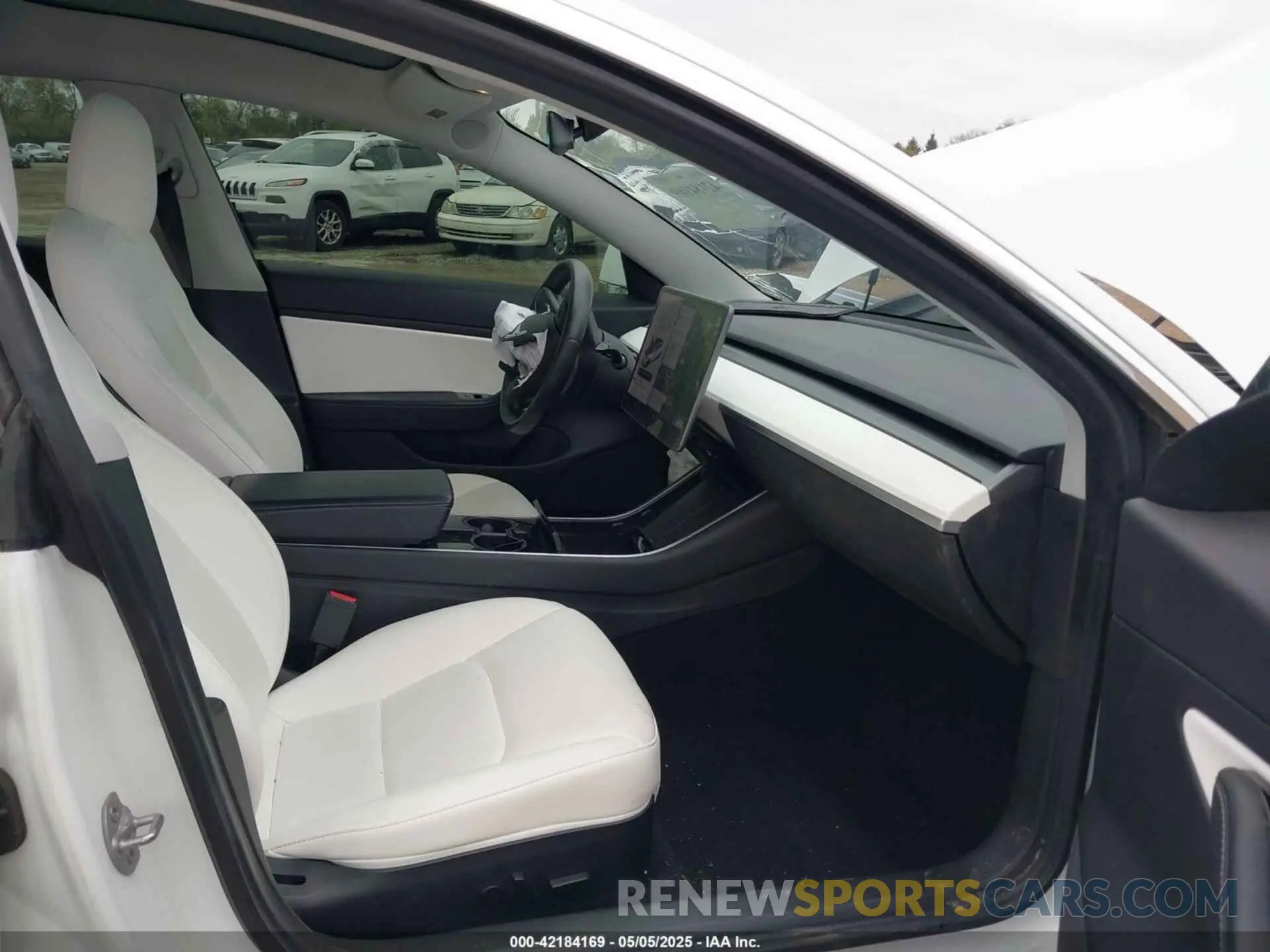 5 Photograph of a damaged car 5YJ3E1EC4LF719149 TESLA MODEL 3 2020