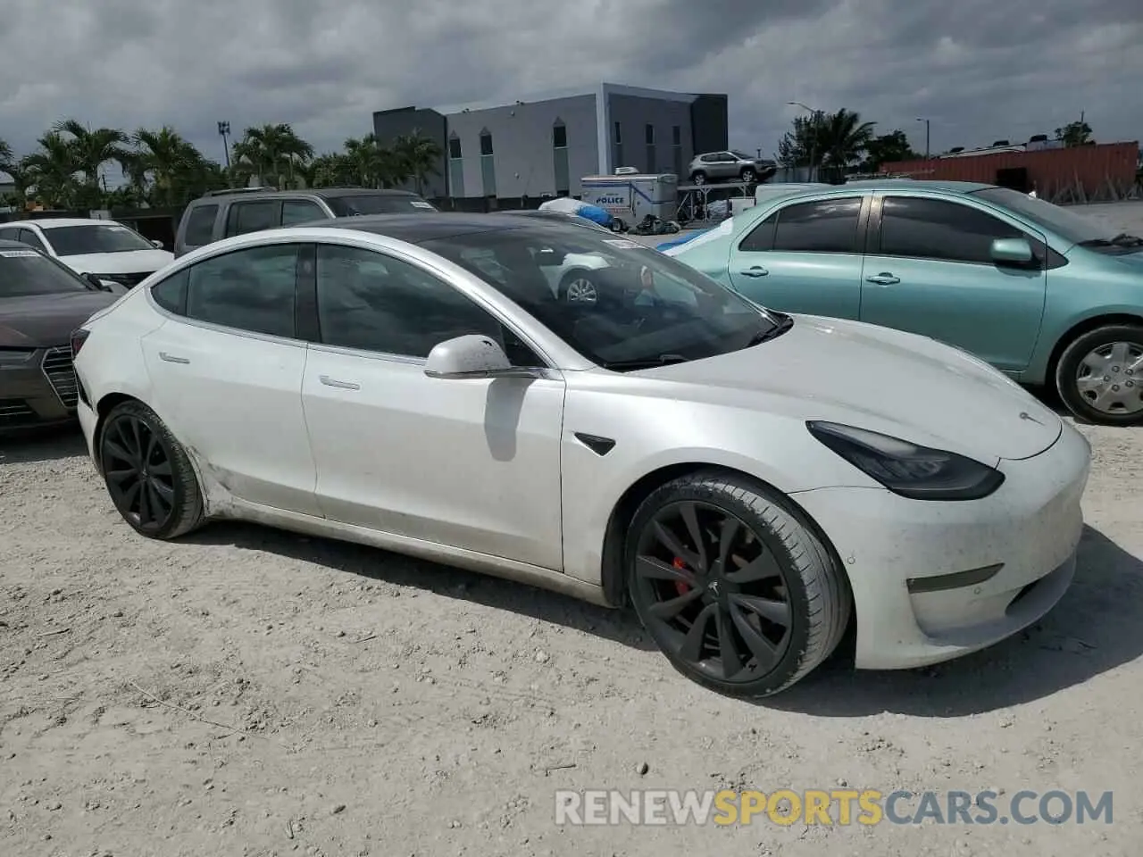 4 Фотография поврежденного автомобиля 5YJ3E1EC4LF800149 TESLA MODEL 3 2020