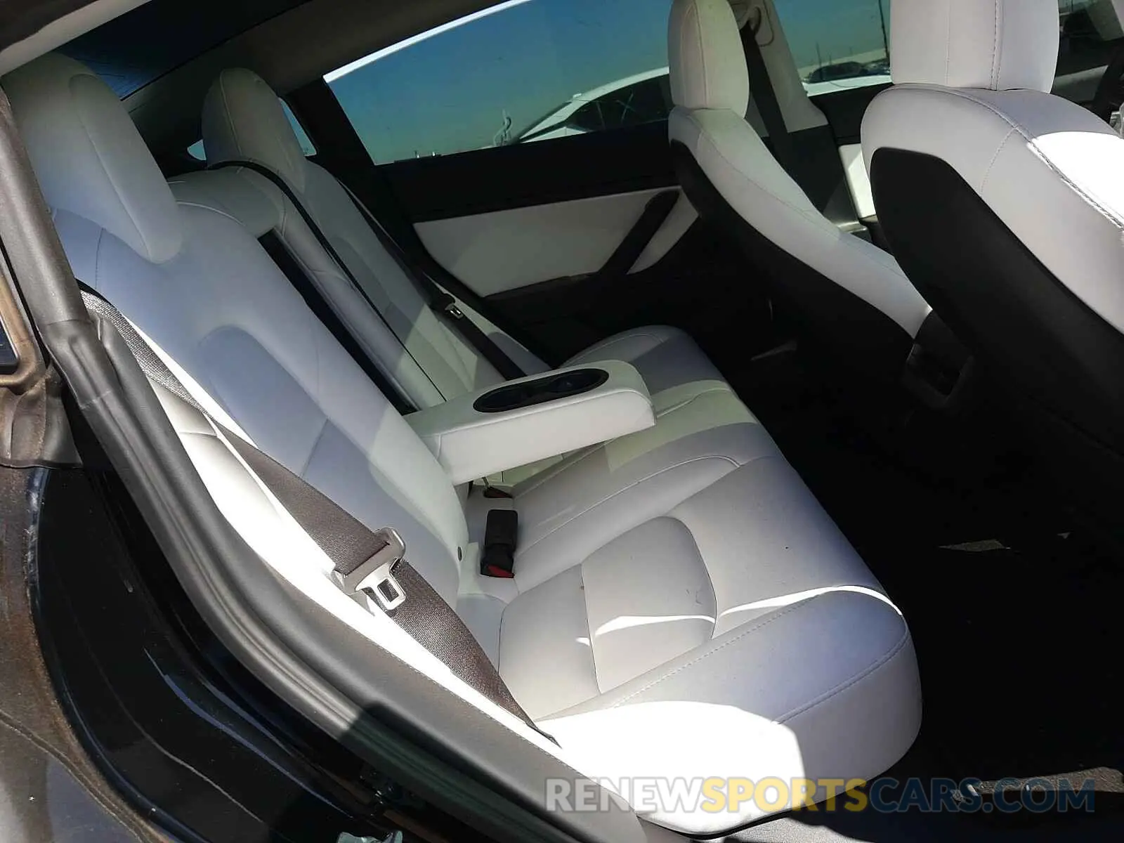 6 Photograph of a damaged car 5YJ3E1EC4LF804640 TESLA MODEL 3 2020