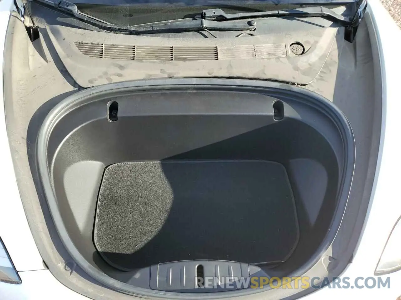 11 Photograph of a damaged car 5YJ3E1EC5LF624809 TESLA MODEL 3 2020