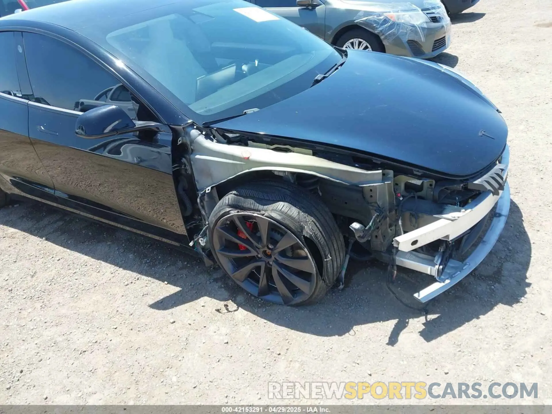 6 Photograph of a damaged car 5YJ3E1EC5LF641593 TESLA MODEL 3 2020