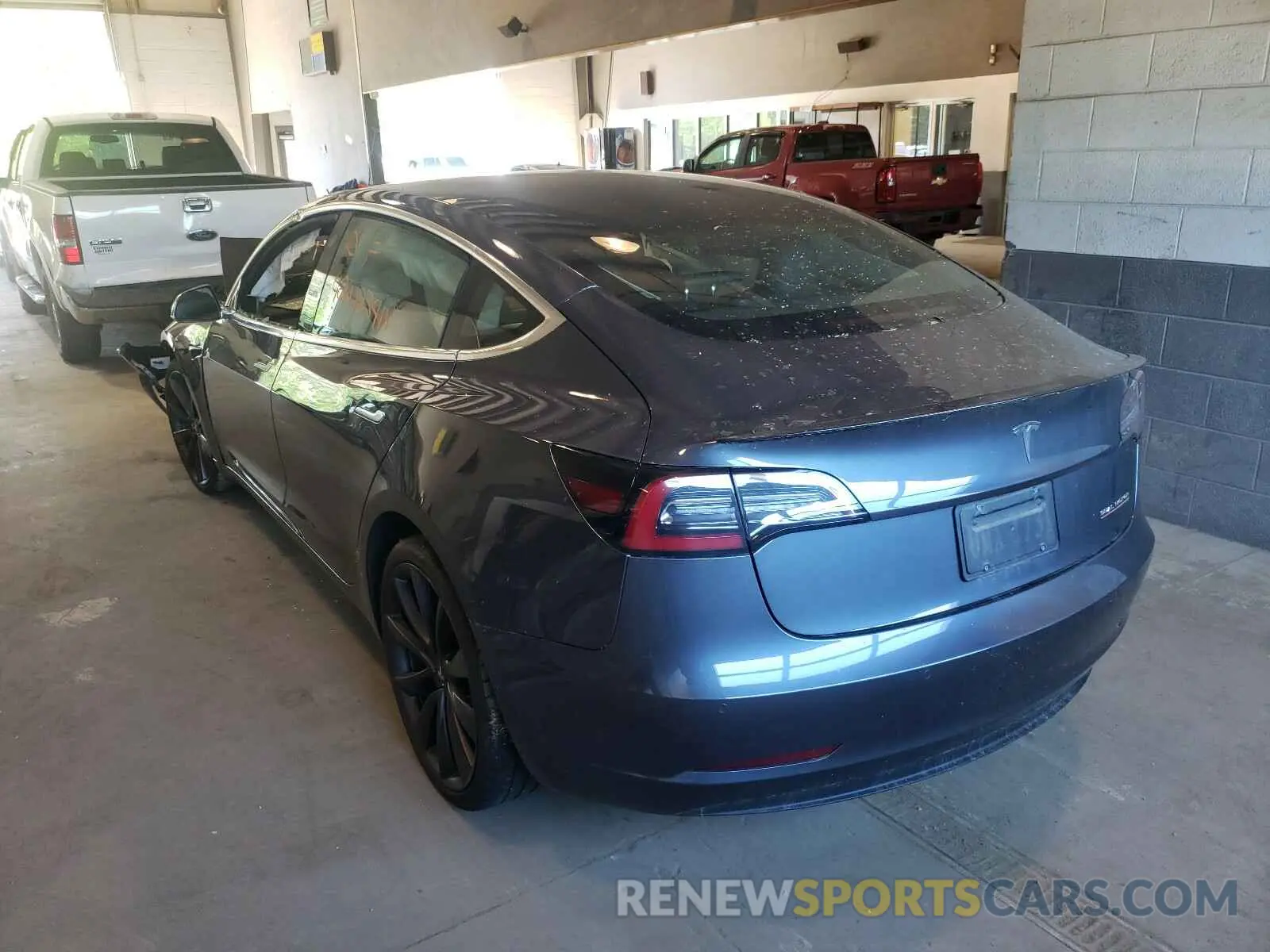 3 Photograph of a damaged car 5YJ3E1EC6LF646916 TESLA MODEL 3 2020