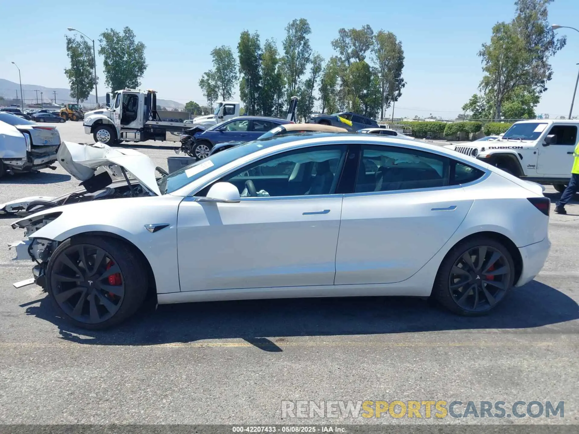 15 Photograph of a damaged car 5YJ3E1EC6LF805448 TESLA MODEL 3 2020