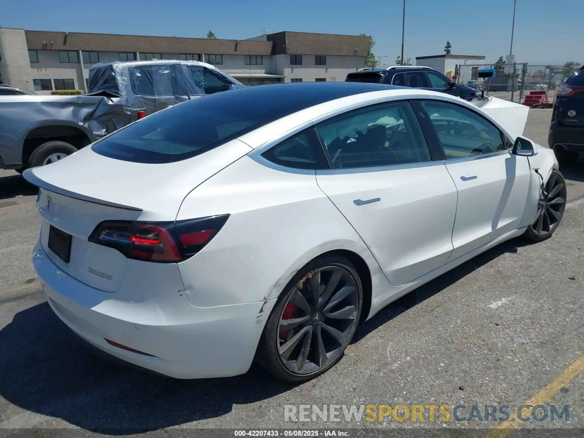 4 Photograph of a damaged car 5YJ3E1EC6LF805448 TESLA MODEL 3 2020