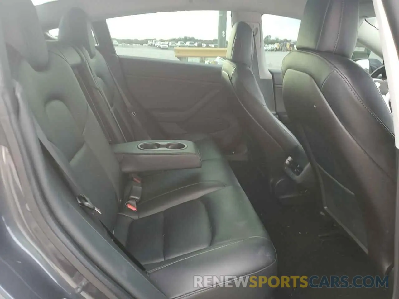 10 Photograph of a damaged car 5YJ3E1EC7LF627243 TESLA MODEL 3 2020