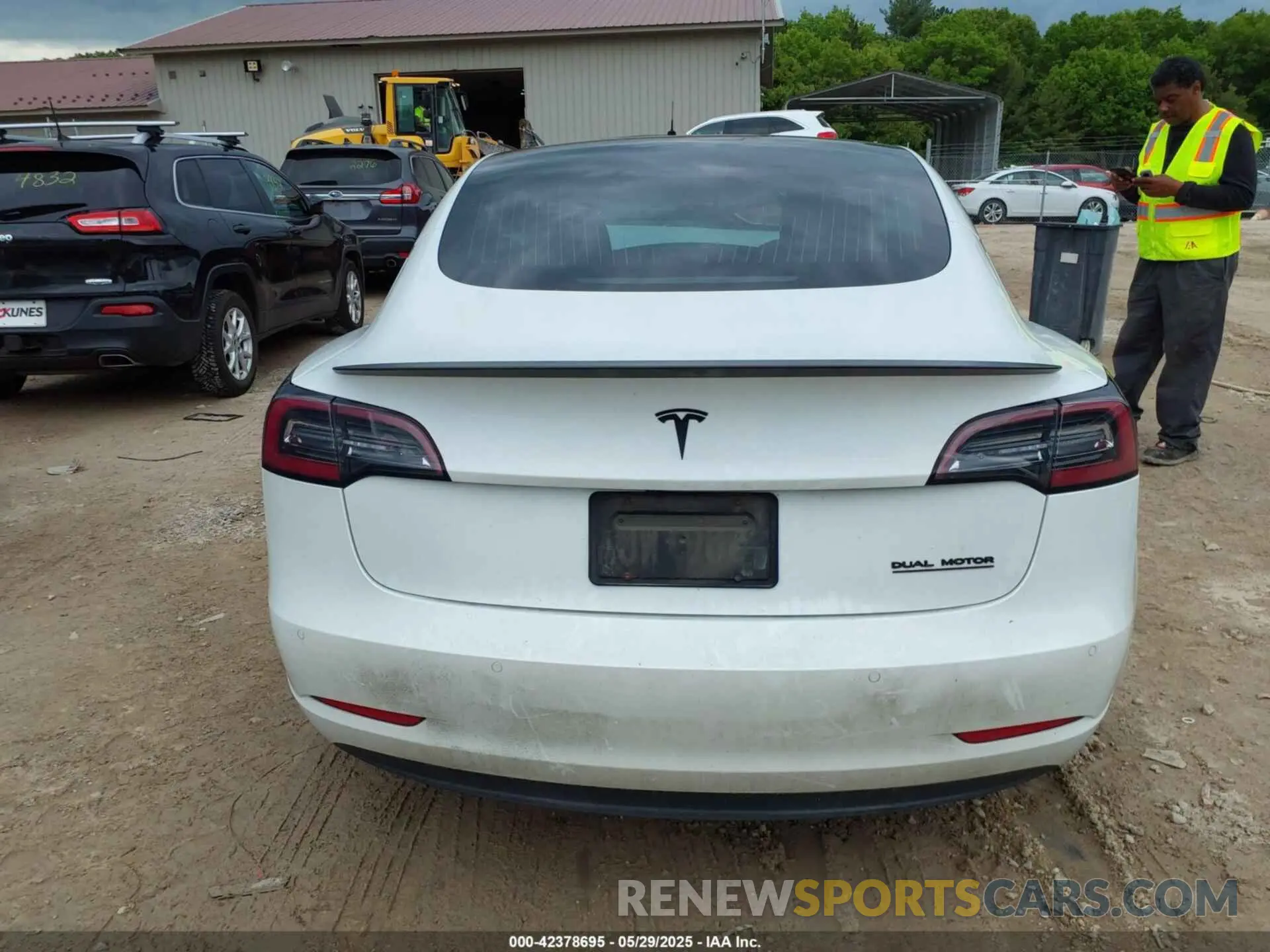 16 Фотография поврежденного автомобиля 5YJ3E1EC7LF714303 TESLA MODEL 3 2020