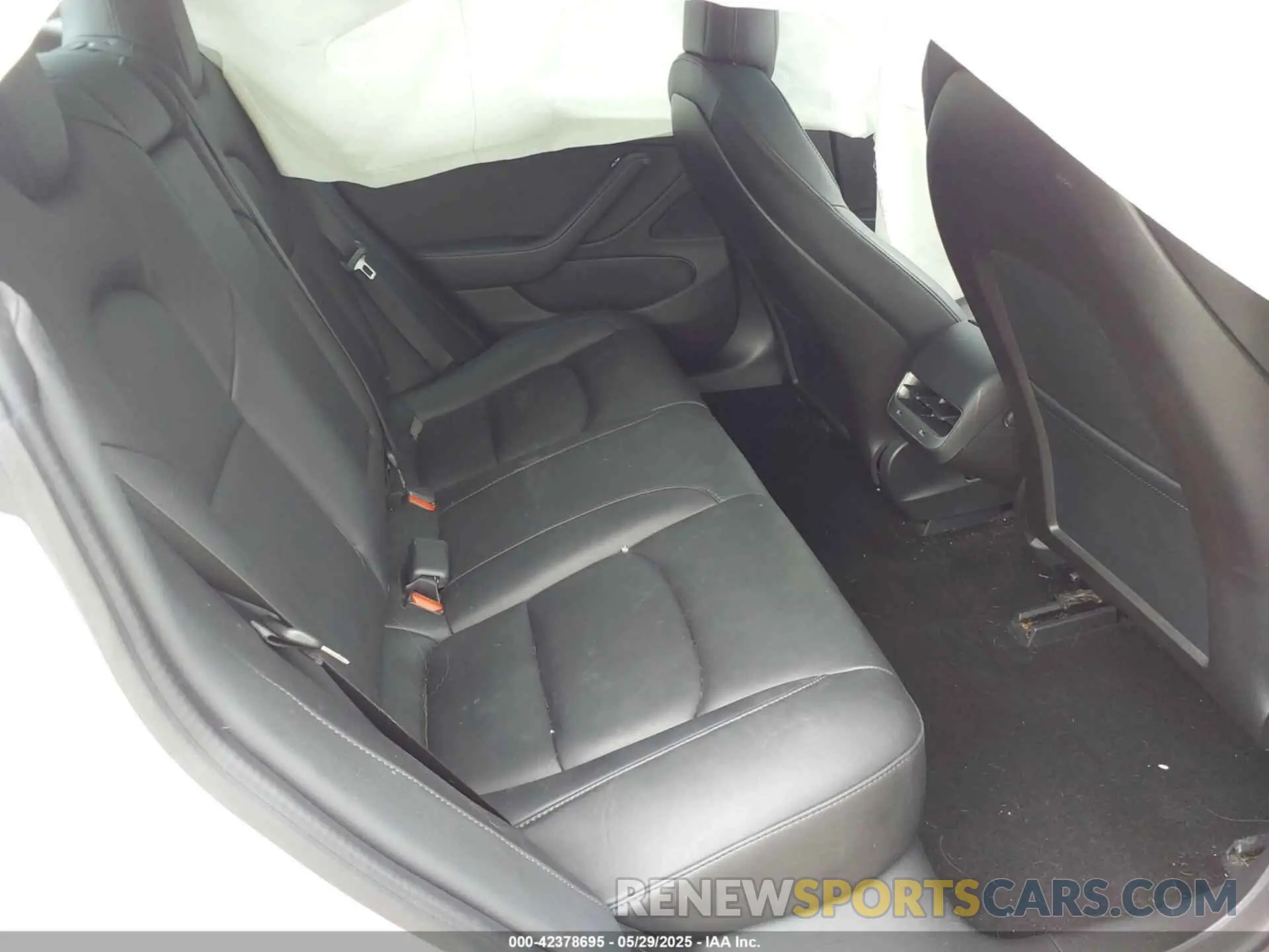 8 Фотография поврежденного автомобиля 5YJ3E1EC7LF714303 TESLA MODEL 3 2020