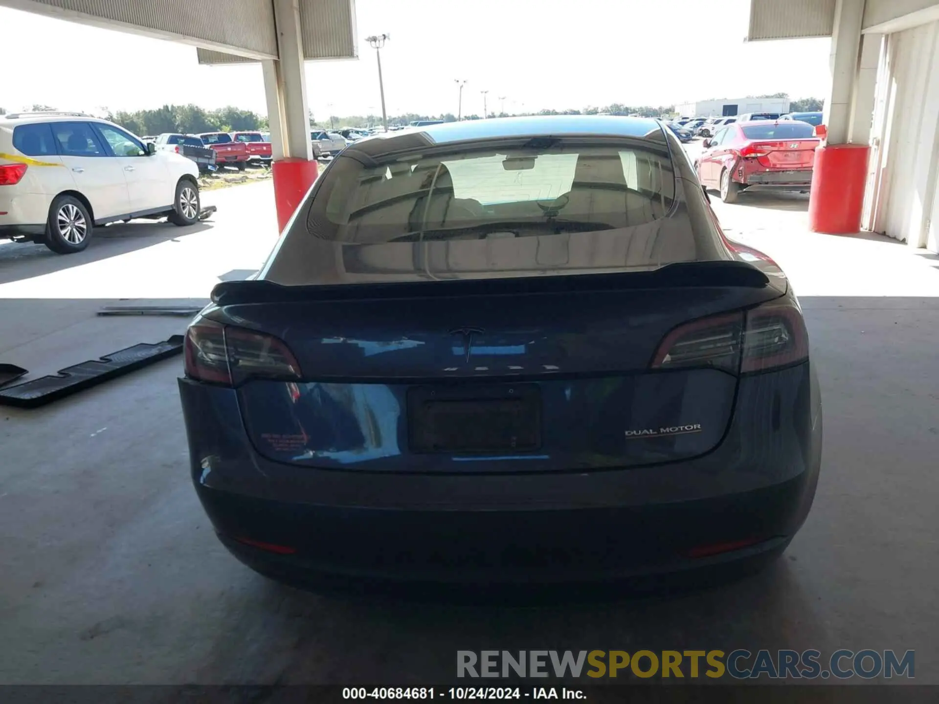 16 Photograph of a damaged car 5YJ3E1EC8LF586671 TESLA MODEL 3 2020