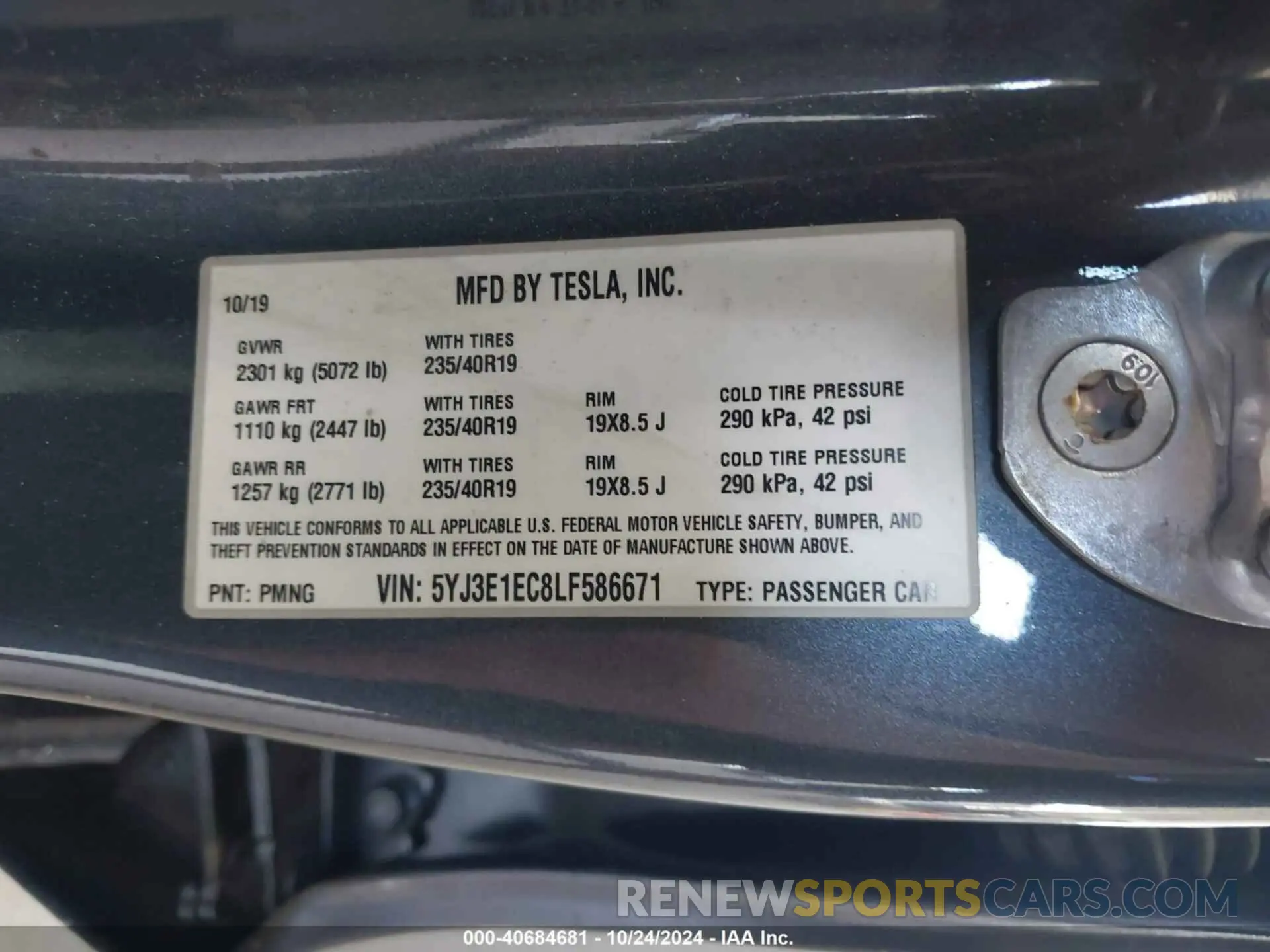 9 Photograph of a damaged car 5YJ3E1EC8LF586671 TESLA MODEL 3 2020