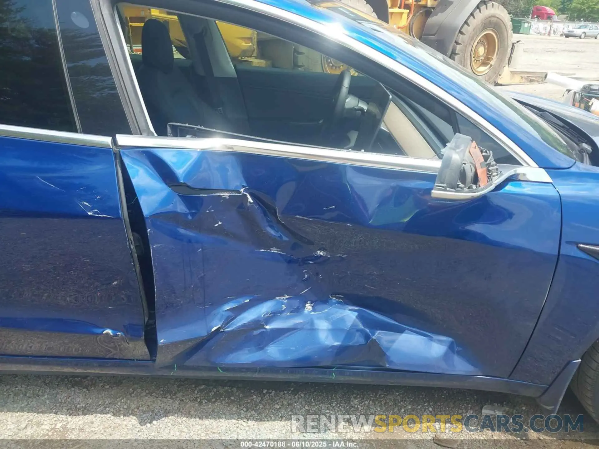 6 Photograph of a damaged car 5YJ3E1EC8LF586881 TESLA MODEL 3 2020