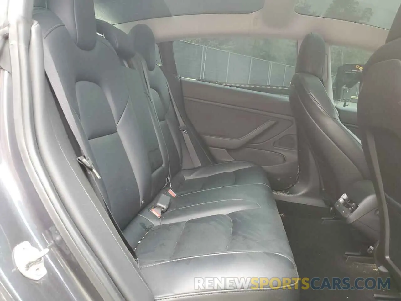 10 Photograph of a damaged car 5YJ3E1EC9LF586310 TESLA MODEL 3 2020