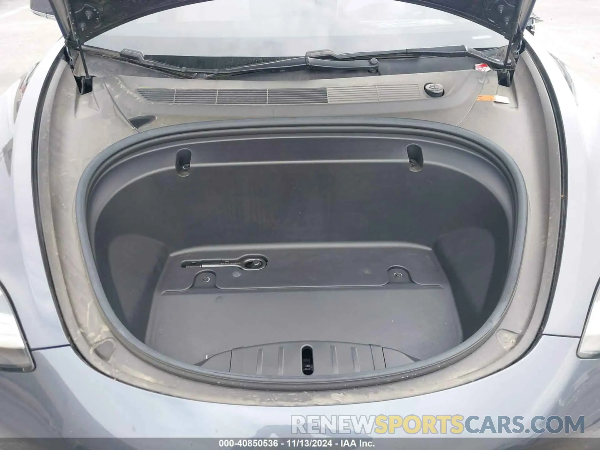 10 Photograph of a damaged car 5YJ3E1EC9LF641774 TESLA MODEL 3 2020
