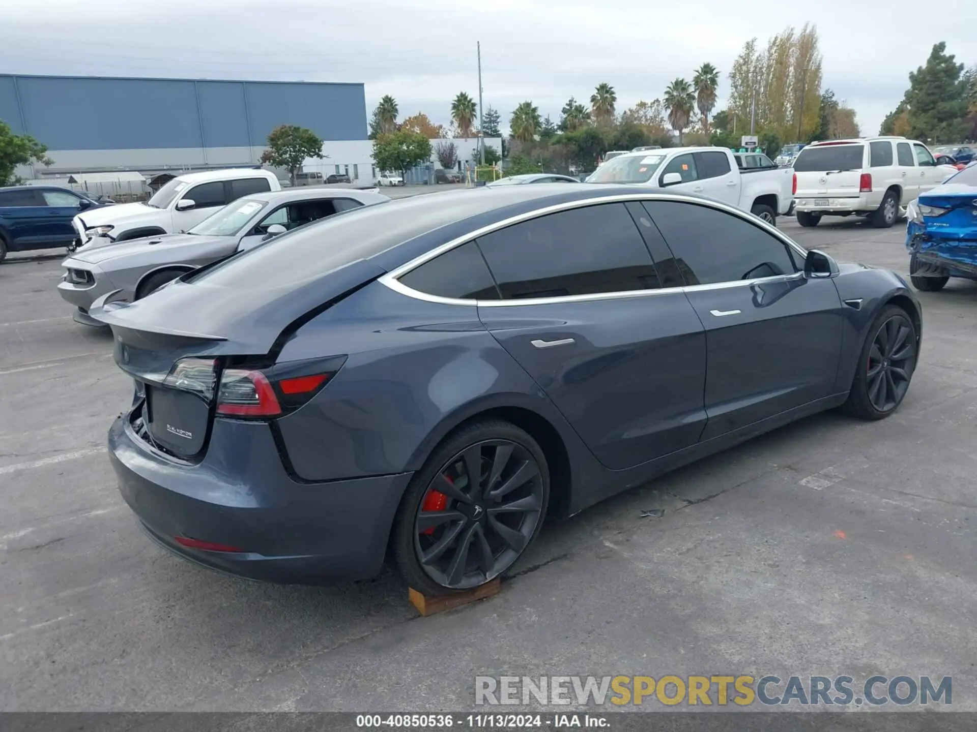 4 Photograph of a damaged car 5YJ3E1EC9LF641774 TESLA MODEL 3 2020