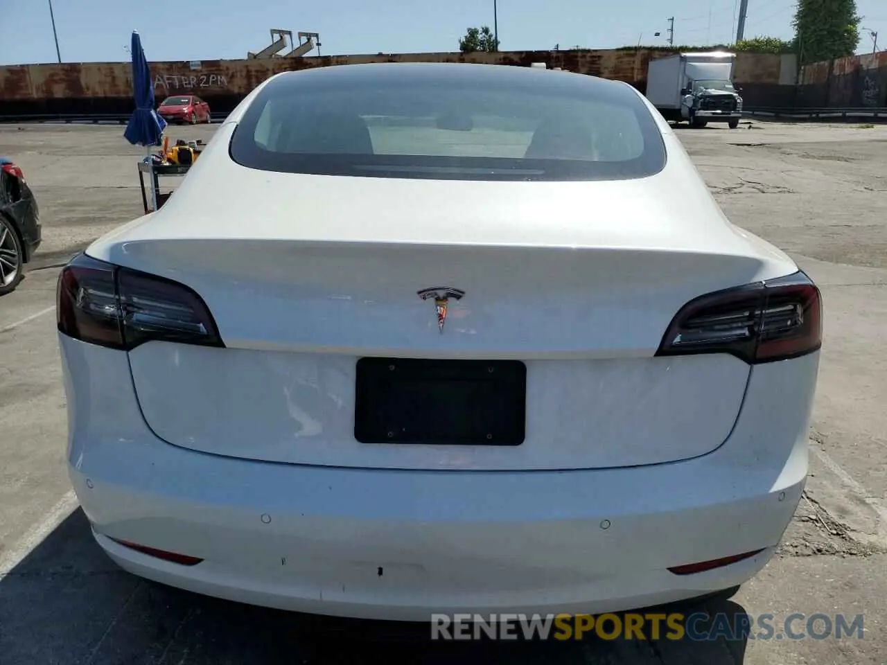 6 Photograph of a damaged car 5YJ3E1EA0MF006300 TESLA MODEL 3 2021