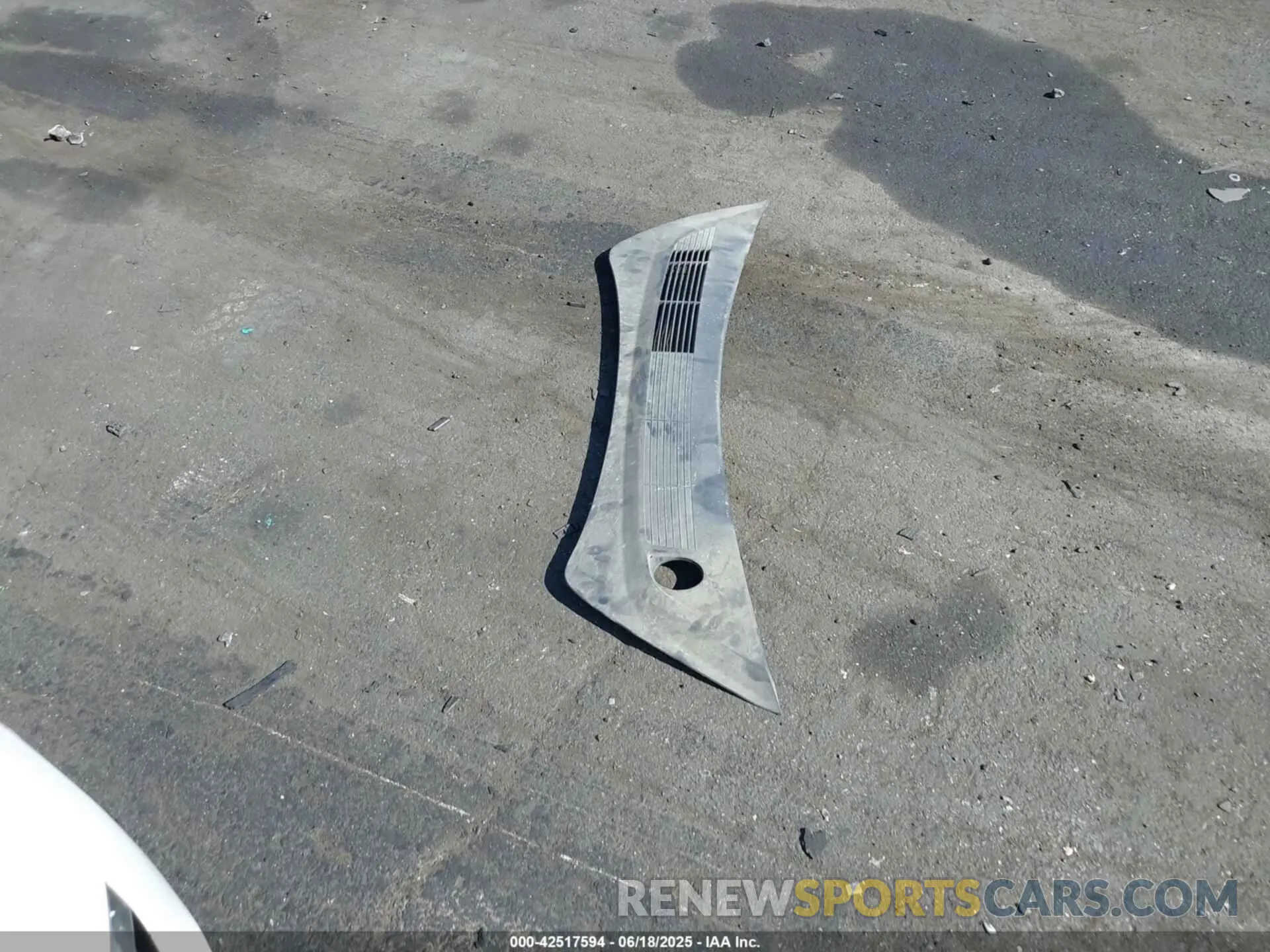 12 Photograph of a damaged car 5YJ3E1EA0MF076363 TESLA MODEL 3 2021