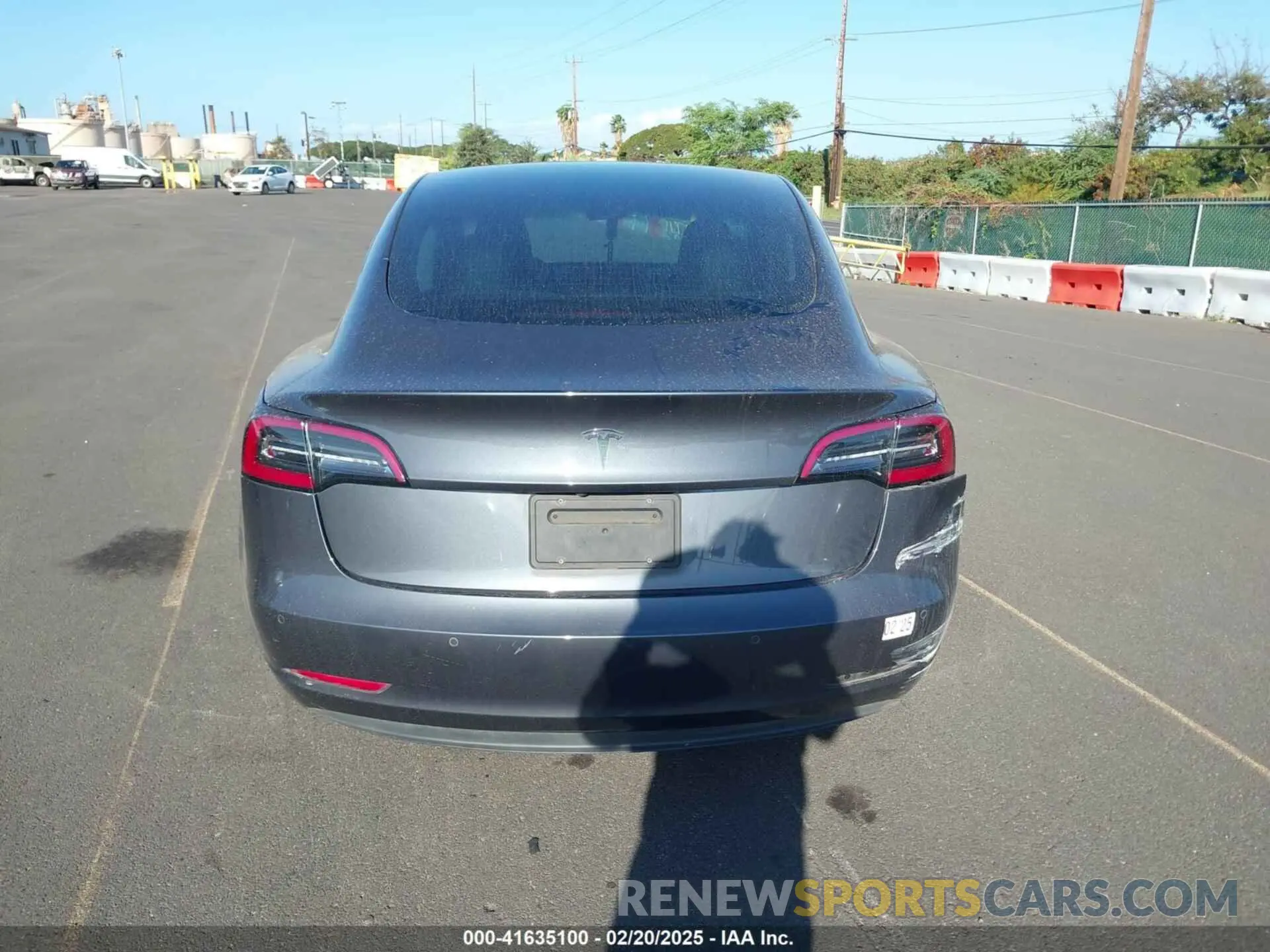 16 Photograph of a damaged car 5YJ3E1EA0MF850935 TESLA MODEL 3 2021