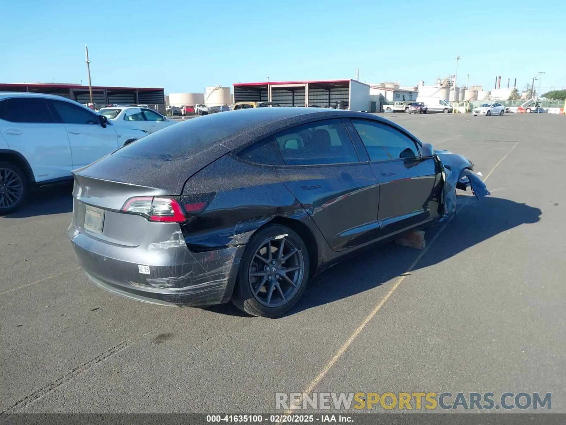 4 Photograph of a damaged car 5YJ3E1EA0MF850935 TESLA MODEL 3 2021
