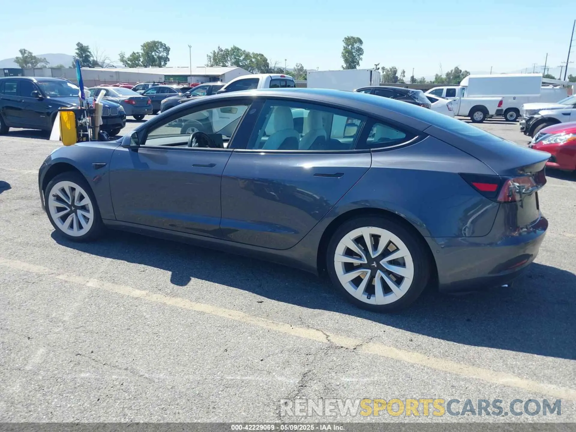13 Фотография поврежденного автомобиля 5YJ3E1EA0MF908736 TESLA MODEL 3 2021